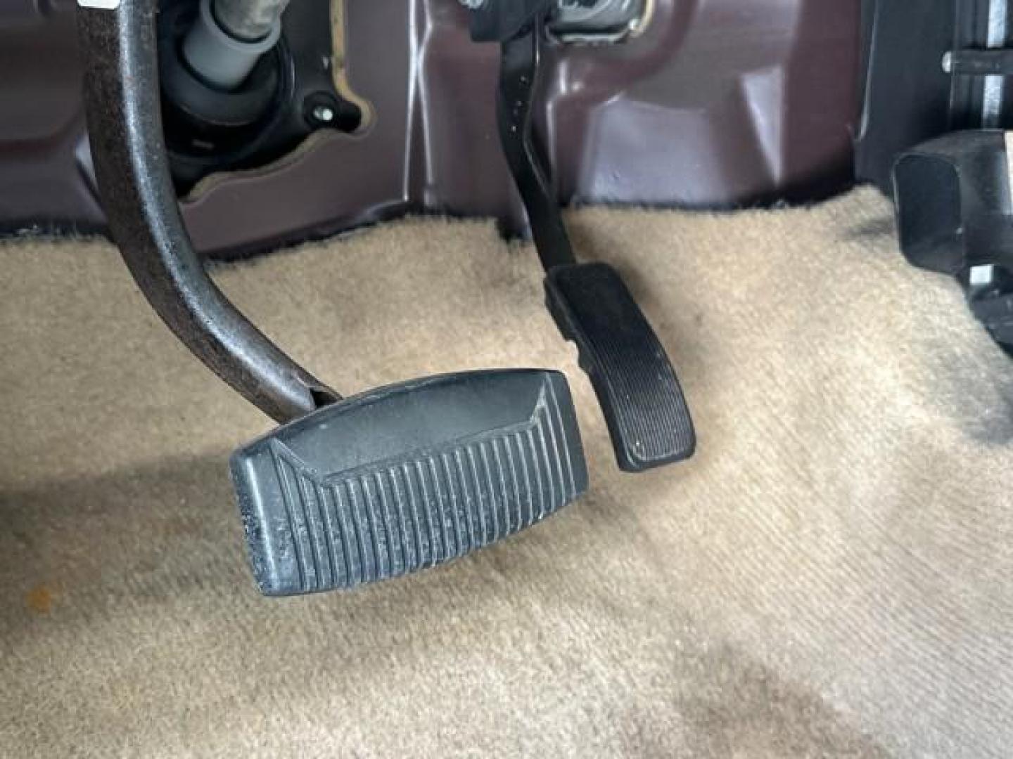 2010 Black /Camel Ford Explorer Eddie Bauer LOW MILES 66,415 1 OWNER (1FMEU6EE2AU) with an 4.0L SOHC 12-Valve V6 Engine engine, Automatic transmission, located at 4701 North Dixie Hwy, Pompano Beach, FL, 33064, (954) 422-2889, 26.240938, -80.123474 - OUR WEBPAGE FLORIDACARS1.COM HAS OVER 100 PHOTOS AND FREE CARFAX LINK 2010 FORD EXPLORER EDDIE BAUER VIN: 1FMEU6EE2AUA92171 1 F M E U 6 E E 2 A U A 9 2 1 7 1 4 DOOR WAGON/SPORT UTILITY 4.0L V6 F SOHC 12V GASOLINE REAR WHEEL DRIVE Features ABS Brakes Air Conditioning Alloy Wheels AM/FM Stereo Automat - Photo#86