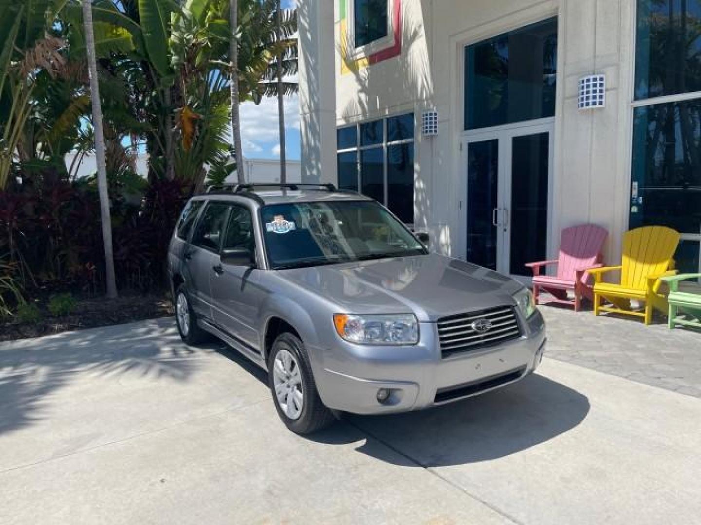 2008 Steel Silver Metallic /Graphite Gray Subaru Forester (Natl) AWD X LOW MILES 51,140 1 OWNER (JF1SG63698H) with an 2.5L SOHC SMPI 16-Valve 4-Cyl Boxer Engine engine, Automatic transmission, located at 4701 North Dixie Hwy, Pompano Beach, FL, 33064, (954) 422-2889, 26.240938, -80.123474 - OUR WEBPAGE FLORIDACARS1.COM HAS OVER 100 PHOTOS AND FREE CARFAX LINK 2008 SUBARU FORESTER 2.5 X VIN: JF1SG63698H707902 J F 1 S G 6 3 6 9 8 H 7 0 7 9 0 2 4 DOOR WAGON/SPORT UTILITY 2.5L H4 F SOHC 16V GASOLINE ALL WHEEL DRIVE Top Features 4WD/AWD Cloth Seats Basic Features ABS Brakes AM/FM Stereo Air - Photo#1