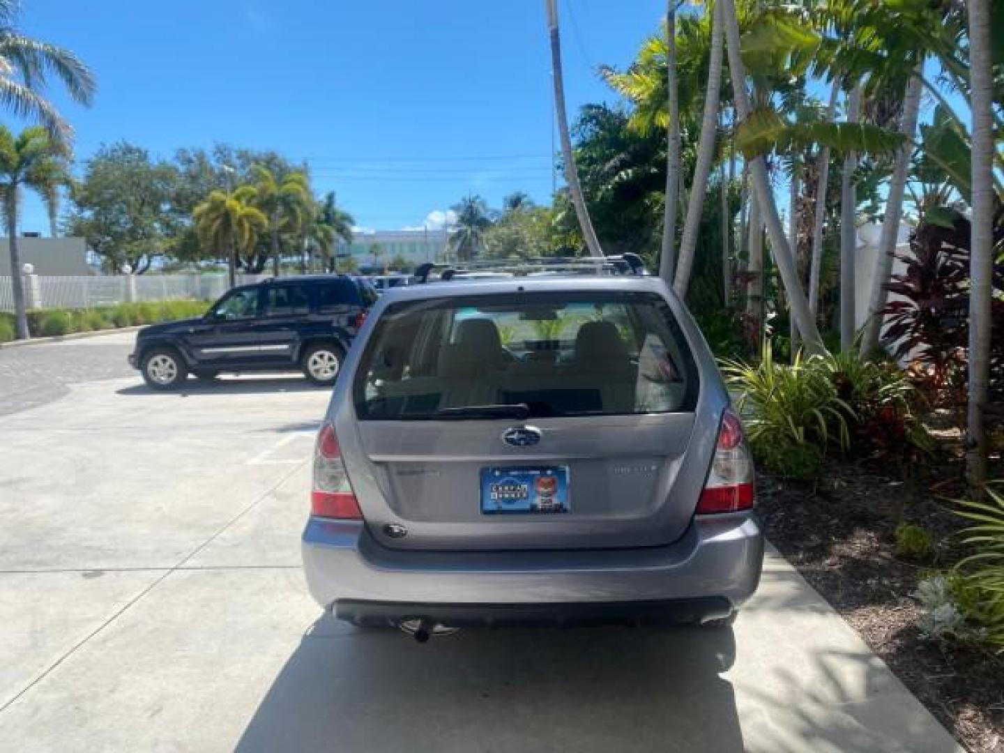 2008 Steel Silver Metallic /Graphite Gray Subaru Forester (Natl) AWD X LOW MILES 51,140 1 OWNER (JF1SG63698H) with an 2.5L SOHC SMPI 16-Valve 4-Cyl Boxer Engine engine, Automatic transmission, located at 4701 North Dixie Hwy, Pompano Beach, FL, 33064, (954) 422-2889, 26.240938, -80.123474 - OUR WEBPAGE FLORIDACARS1.COM HAS OVER 100 PHOTOS AND FREE CARFAX LINK 2008 SUBARU FORESTER 2.5 X VIN: JF1SG63698H707902 J F 1 S G 6 3 6 9 8 H 7 0 7 9 0 2 4 DOOR WAGON/SPORT UTILITY 2.5L H4 F SOHC 16V GASOLINE ALL WHEEL DRIVE Top Features 4WD/AWD Cloth Seats Basic Features ABS Brakes AM/FM Stereo Air - Photo#6