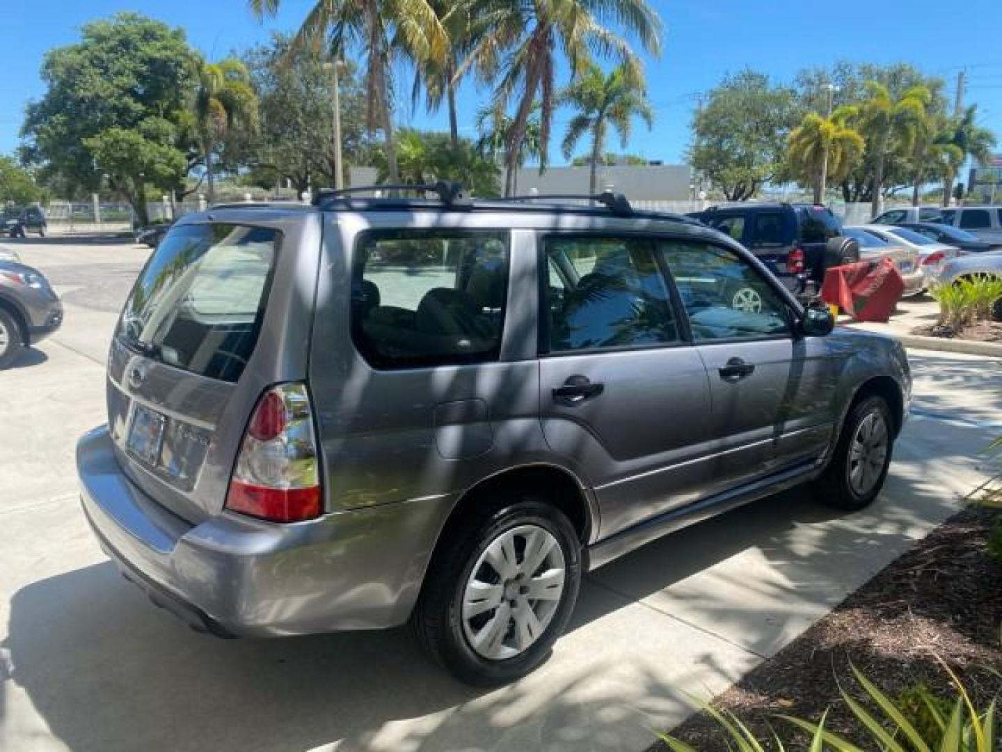 2008 Steel Silver Metallic /Graphite Gray Subaru Forester (Natl) AWD X LOW MILES 51,140 1 OWNER (JF1SG63698H) with an 2.5L SOHC SMPI 16-Valve 4-Cyl Boxer Engine engine, Automatic transmission, located at 4701 North Dixie Hwy, Pompano Beach, FL, 33064, (954) 422-2889, 26.240938, -80.123474 - OUR WEBPAGE FLORIDACARS1.COM HAS OVER 100 PHOTOS AND FREE CARFAX LINK 2008 SUBARU FORESTER 2.5 X VIN: JF1SG63698H707902 J F 1 S G 6 3 6 9 8 H 7 0 7 9 0 2 4 DOOR WAGON/SPORT UTILITY 2.5L H4 F SOHC 16V GASOLINE ALL WHEEL DRIVE Top Features 4WD/AWD Cloth Seats Basic Features ABS Brakes AM/FM Stereo Air - Photo#7