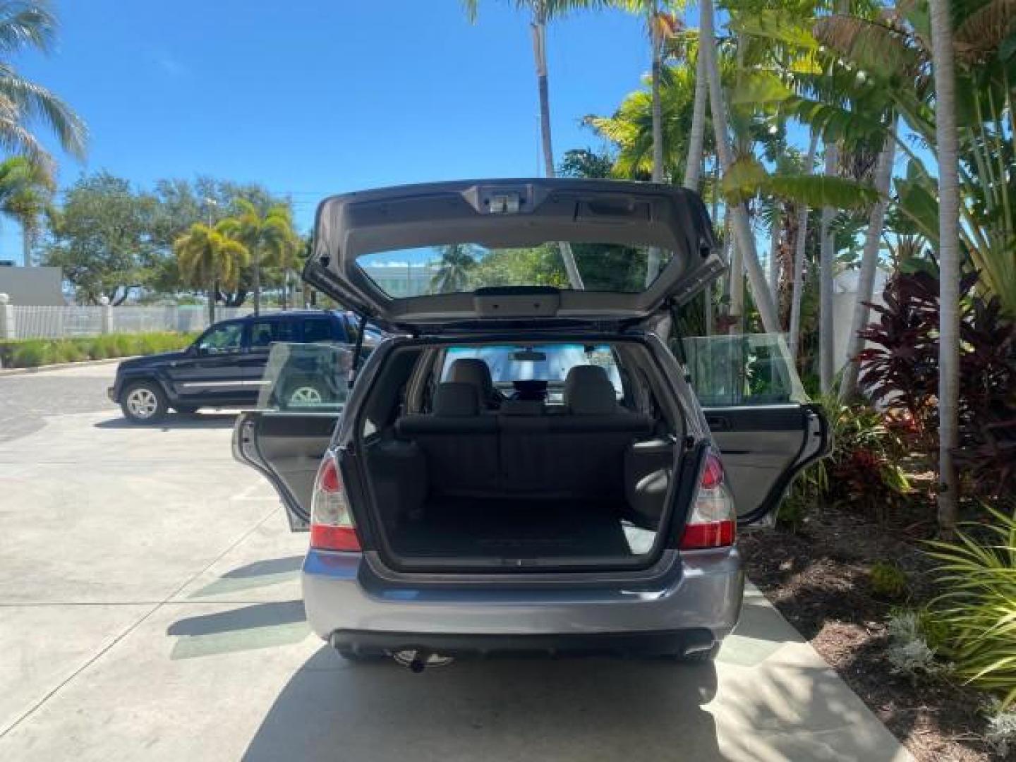 2008 Steel Silver Metallic /Graphite Gray Subaru Forester (Natl) AWD X LOW MILES 51,140 1 OWNER (JF1SG63698H) with an 2.5L SOHC SMPI 16-Valve 4-Cyl Boxer Engine engine, Automatic transmission, located at 4701 North Dixie Hwy, Pompano Beach, FL, 33064, (954) 422-2889, 26.240938, -80.123474 - OUR WEBPAGE FLORIDACARS1.COM HAS OVER 100 PHOTOS AND FREE CARFAX LINK 2008 SUBARU FORESTER 2.5 X VIN: JF1SG63698H707902 J F 1 S G 6 3 6 9 8 H 7 0 7 9 0 2 4 DOOR WAGON/SPORT UTILITY 2.5L H4 F SOHC 16V GASOLINE ALL WHEEL DRIVE Top Features 4WD/AWD Cloth Seats Basic Features ABS Brakes AM/FM Stereo Air - Photo#15