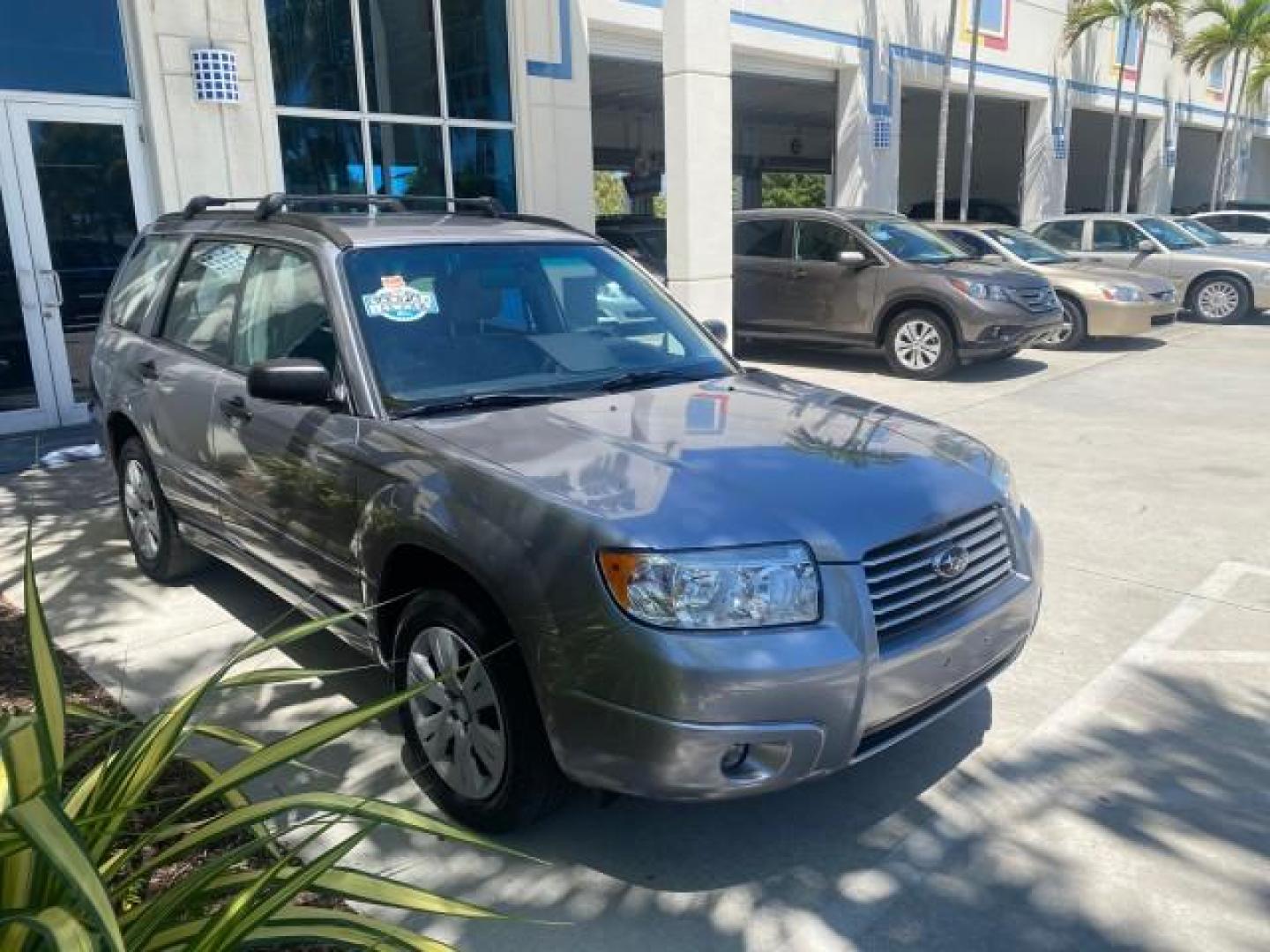 2008 Steel Silver Metallic /Graphite Gray Subaru Forester (Natl) AWD X LOW MILES 51,140 1 OWNER (JF1SG63698H) with an 2.5L SOHC SMPI 16-Valve 4-Cyl Boxer Engine engine, Automatic transmission, located at 4701 North Dixie Hwy, Pompano Beach, FL, 33064, (954) 422-2889, 26.240938, -80.123474 - OUR WEBPAGE FLORIDACARS1.COM HAS OVER 100 PHOTOS AND FREE CARFAX LINK 2008 SUBARU FORESTER 2.5 X VIN: JF1SG63698H707902 J F 1 S G 6 3 6 9 8 H 7 0 7 9 0 2 4 DOOR WAGON/SPORT UTILITY 2.5L H4 F SOHC 16V GASOLINE ALL WHEEL DRIVE Top Features 4WD/AWD Cloth Seats Basic Features ABS Brakes AM/FM Stereo Air - Photo#24