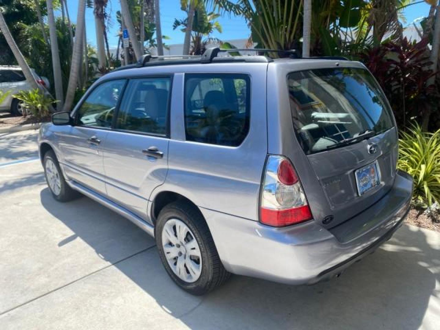 2008 Steel Silver Metallic /Graphite Gray Subaru Forester (Natl) AWD X LOW MILES 51,140 1 OWNER (JF1SG63698H) with an 2.5L SOHC SMPI 16-Valve 4-Cyl Boxer Engine engine, Automatic transmission, located at 4701 North Dixie Hwy, Pompano Beach, FL, 33064, (954) 422-2889, 26.240938, -80.123474 - OUR WEBPAGE FLORIDACARS1.COM HAS OVER 100 PHOTOS AND FREE CARFAX LINK 2008 SUBARU FORESTER 2.5 X VIN: JF1SG63698H707902 J F 1 S G 6 3 6 9 8 H 7 0 7 9 0 2 4 DOOR WAGON/SPORT UTILITY 2.5L H4 F SOHC 16V GASOLINE ALL WHEEL DRIVE Top Features 4WD/AWD Cloth Seats Basic Features ABS Brakes AM/FM Stereo Air - Photo#72