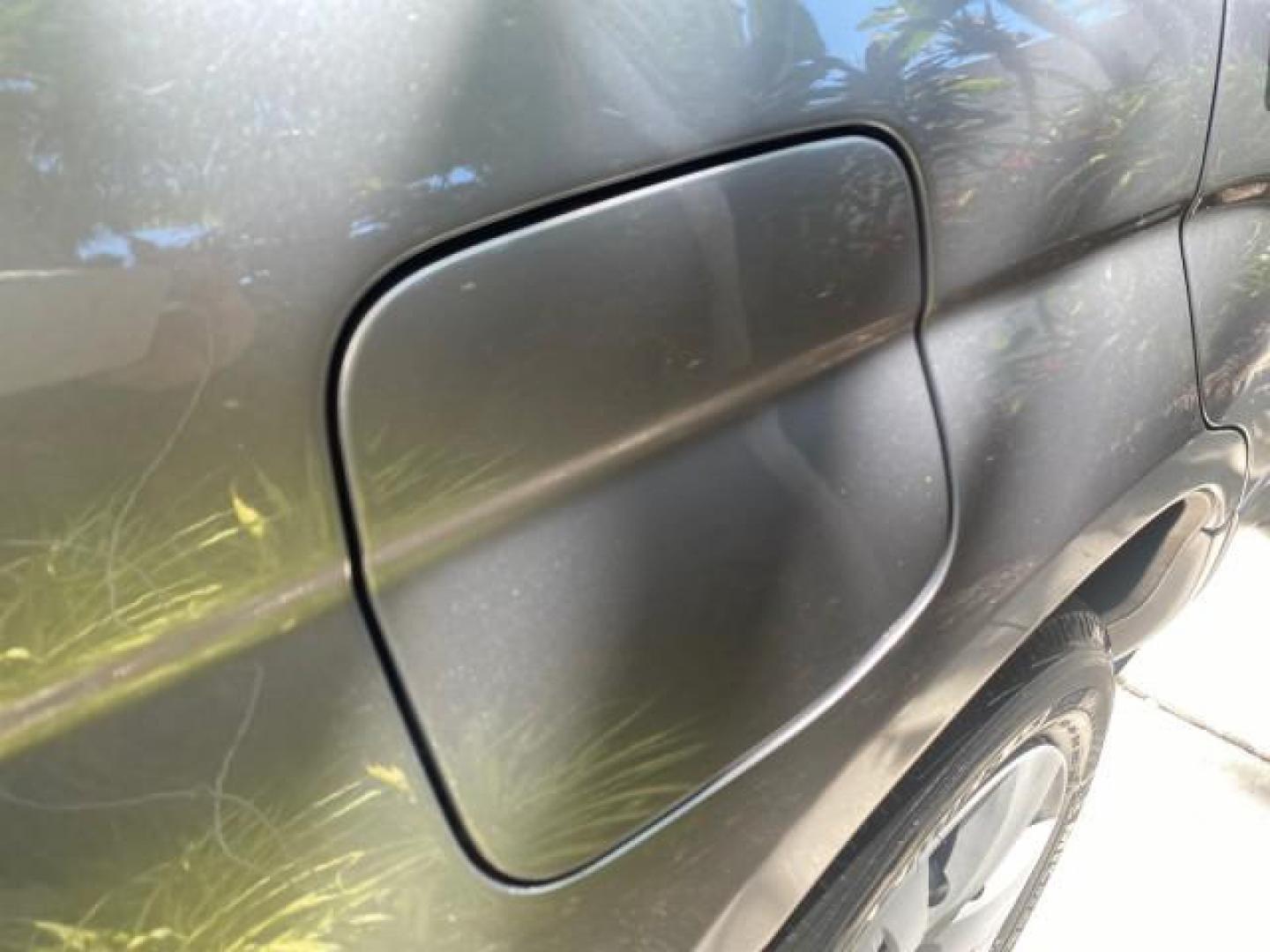 2008 Steel Silver Metallic /Graphite Gray Subaru Forester (Natl) AWD X LOW MILES 51,140 1 OWNER (JF1SG63698H) with an 2.5L SOHC SMPI 16-Valve 4-Cyl Boxer Engine engine, Automatic transmission, located at 4701 North Dixie Hwy, Pompano Beach, FL, 33064, (954) 422-2889, 26.240938, -80.123474 - OUR WEBPAGE FLORIDACARS1.COM HAS OVER 100 PHOTOS AND FREE CARFAX LINK 2008 SUBARU FORESTER 2.5 X VIN: JF1SG63698H707902 J F 1 S G 6 3 6 9 8 H 7 0 7 9 0 2 4 DOOR WAGON/SPORT UTILITY 2.5L H4 F SOHC 16V GASOLINE ALL WHEEL DRIVE Top Features 4WD/AWD Cloth Seats Basic Features ABS Brakes AM/FM Stereo Air - Photo#81