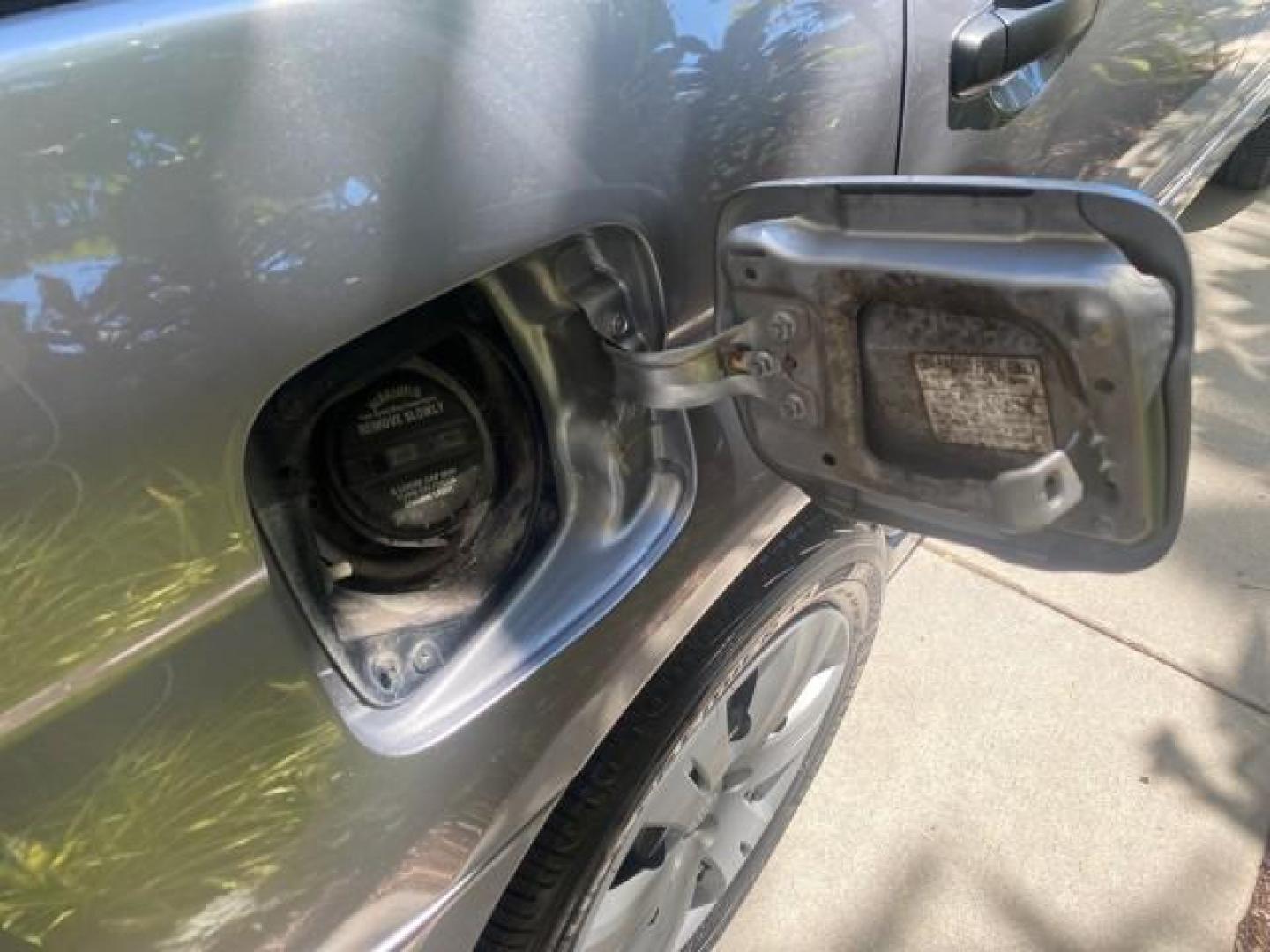 2008 Steel Silver Metallic /Graphite Gray Subaru Forester (Natl) AWD X LOW MILES 51,140 1 OWNER (JF1SG63698H) with an 2.5L SOHC SMPI 16-Valve 4-Cyl Boxer Engine engine, Automatic transmission, located at 4701 North Dixie Hwy, Pompano Beach, FL, 33064, (954) 422-2889, 26.240938, -80.123474 - OUR WEBPAGE FLORIDACARS1.COM HAS OVER 100 PHOTOS AND FREE CARFAX LINK 2008 SUBARU FORESTER 2.5 X VIN: JF1SG63698H707902 J F 1 S G 6 3 6 9 8 H 7 0 7 9 0 2 4 DOOR WAGON/SPORT UTILITY 2.5L H4 F SOHC 16V GASOLINE ALL WHEEL DRIVE Top Features 4WD/AWD Cloth Seats Basic Features ABS Brakes AM/FM Stereo Air - Photo#82