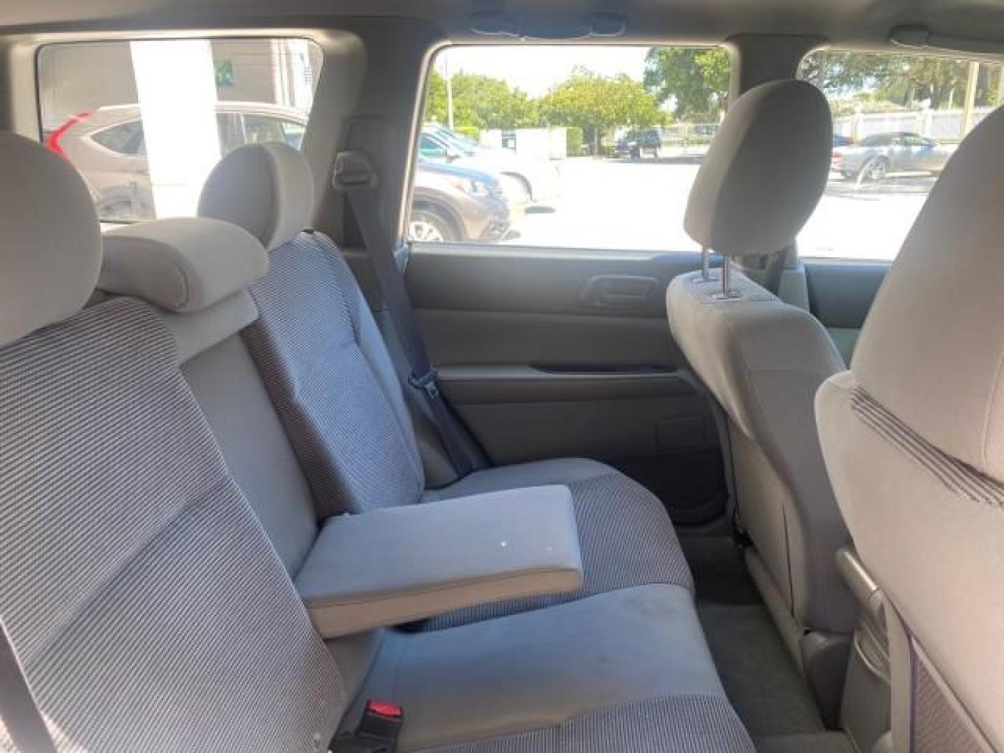 2008 Steel Silver Metallic /Graphite Gray Subaru Forester (Natl) AWD X LOW MILES 51,140 1 OWNER (JF1SG63698H) with an 2.5L SOHC SMPI 16-Valve 4-Cyl Boxer Engine engine, Automatic transmission, located at 4701 North Dixie Hwy, Pompano Beach, FL, 33064, (954) 422-2889, 26.240938, -80.123474 - OUR WEBPAGE FLORIDACARS1.COM HAS OVER 100 PHOTOS AND FREE CARFAX LINK 2008 SUBARU FORESTER 2.5 X VIN: JF1SG63698H707902 J F 1 S G 6 3 6 9 8 H 7 0 7 9 0 2 4 DOOR WAGON/SPORT UTILITY 2.5L H4 F SOHC 16V GASOLINE ALL WHEEL DRIVE Top Features 4WD/AWD Cloth Seats Basic Features ABS Brakes AM/FM Stereo Air - Photo#89