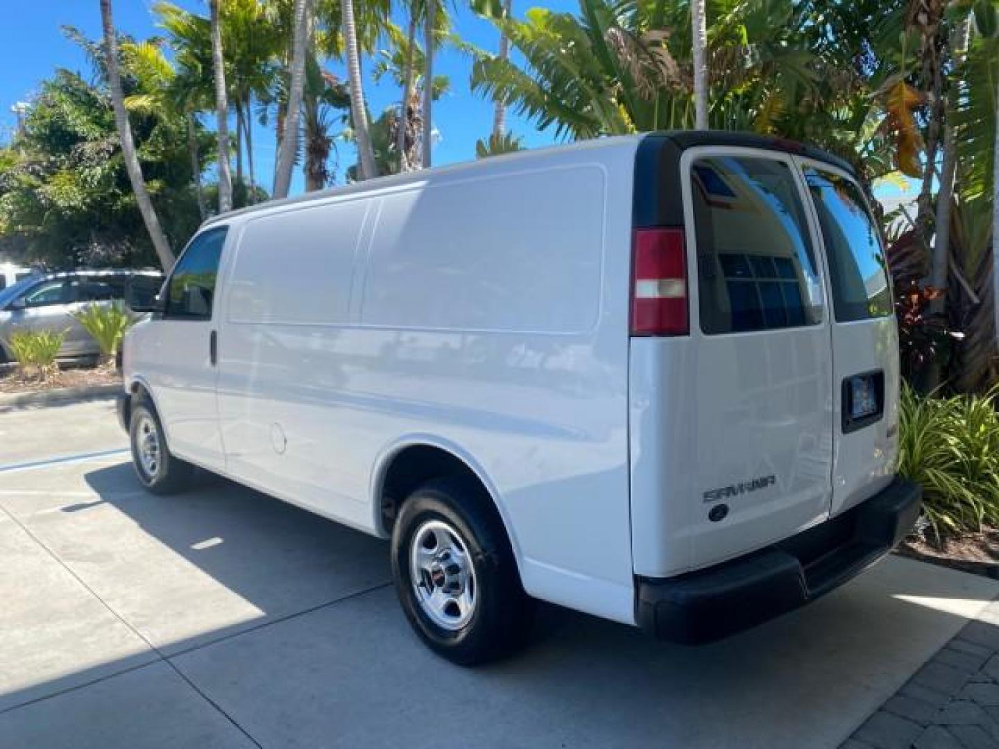 2004 Summit White /Medium Dark Pewter GMC Savana Cargo Van 1 OWNER FL (1GTFG15X141) with an 4.3L Vortec 4300 V6 MFI Engine engine, Automatic transmission, located at 4701 North Dixie Hwy, Pompano Beach, FL, 33064, (954) 422-2889, 26.240938, -80.123474 - OUR WEBPAGE FLORIDACARS1.COM HAS OVER 100 PHOTOS AND FREE CARFAX LINK 2004 GMC SAVANA 1500 THIS VAN IS LIKE NEW! VIN: 1GTFG15X141181482 1 G T F G 1 5 X 1 4 1 1 8 1 4 8 2 VAN 4.3L V6 F GASOLINE REAR WHEEL DRIVE Top Features Conversion Van Vinyl Seats Basic Features ABS Brakes AM/FM Stereo Air Conditi - Photo#5