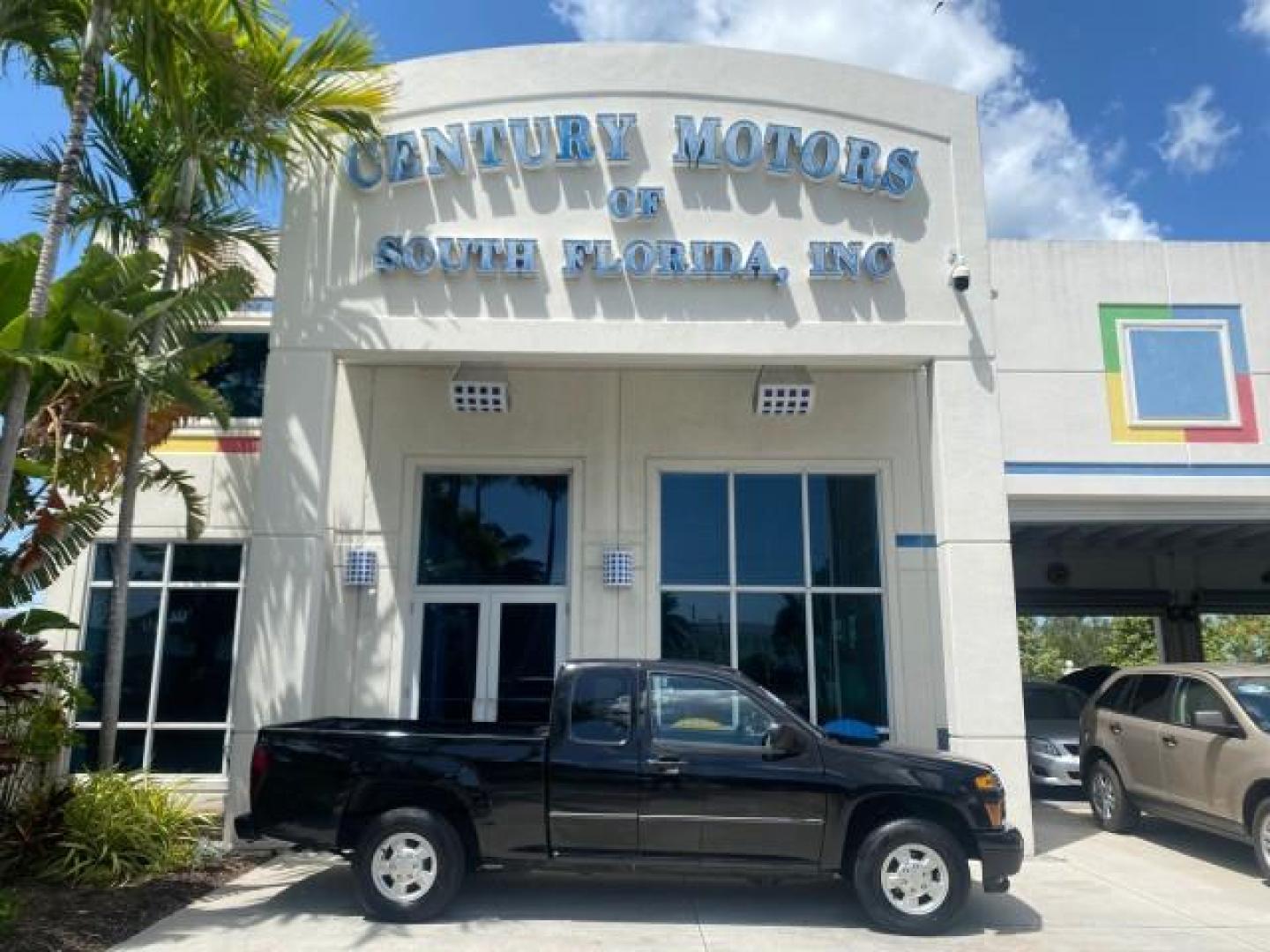 2005 Black /Medium Dark Pewter Chevrolet Colorado Fleet Z85 LOW MILES 51,256 1 OWNER (1GCCS198158) with an 2.8L DOHC 4-Cyl MFI Engine engine, Automatic transmission, located at 4701 North Dixie Hwy, Pompano Beach, FL, 33064, (954) 422-2889, 26.240938, -80.123474 - OUR WEBPAGE FLORIDACARS1.COM HAS OVER 100 PHOTOS AND FREE CARFAX LINK 2005 CHEVROLET COLORADO Z85 VIN: 1GCCS198158291462 1 G C C S 1 9 8 1 5 8 2 9 1 4 6 2 4 DOOR EXTENDED CAB PICKUP 2.8L I4 F GASOLINE REAR WHEEL DRIVE Features ABS Brakes Air Conditioning Alloy Wheels AM/FM Stereo Automatic Transmiss - Photo#0