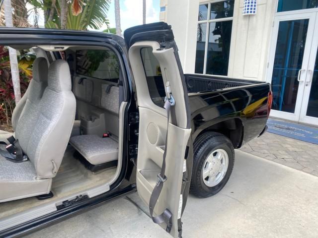 2005 Black /Medium Dark Pewter Chevrolet Colorado Z85 LOW MILES 51,260 1 OWNER (1GCCS198158) with an 2.8L DOHC 4-Cyl MFI Engine engine, Automatic transmission, located at 4701 North Dixie Hwy, Pompano Beach, FL, 33064, (954) 422-2889, 26.240938, -80.123474 - OUR WEBPAGE FLORIDACARS1.COM HAS OVER 100 PHOTOS AND FREE CARFAX LINK 2005 CHEVROLET COLORADO Z85 VIN: 1GCCS198158291462 1 G C C S 1 9 8 1 5 8 2 9 1 4 6 2 4 DOOR EXTENDED CAB PICKUP 2.8L I4 F GASOLINE REAR WHEEL DRIVE Features ABS Brakes Air Conditioning Alloy Wheels AM/FM Stereo Automatic Transmiss - Photo#13