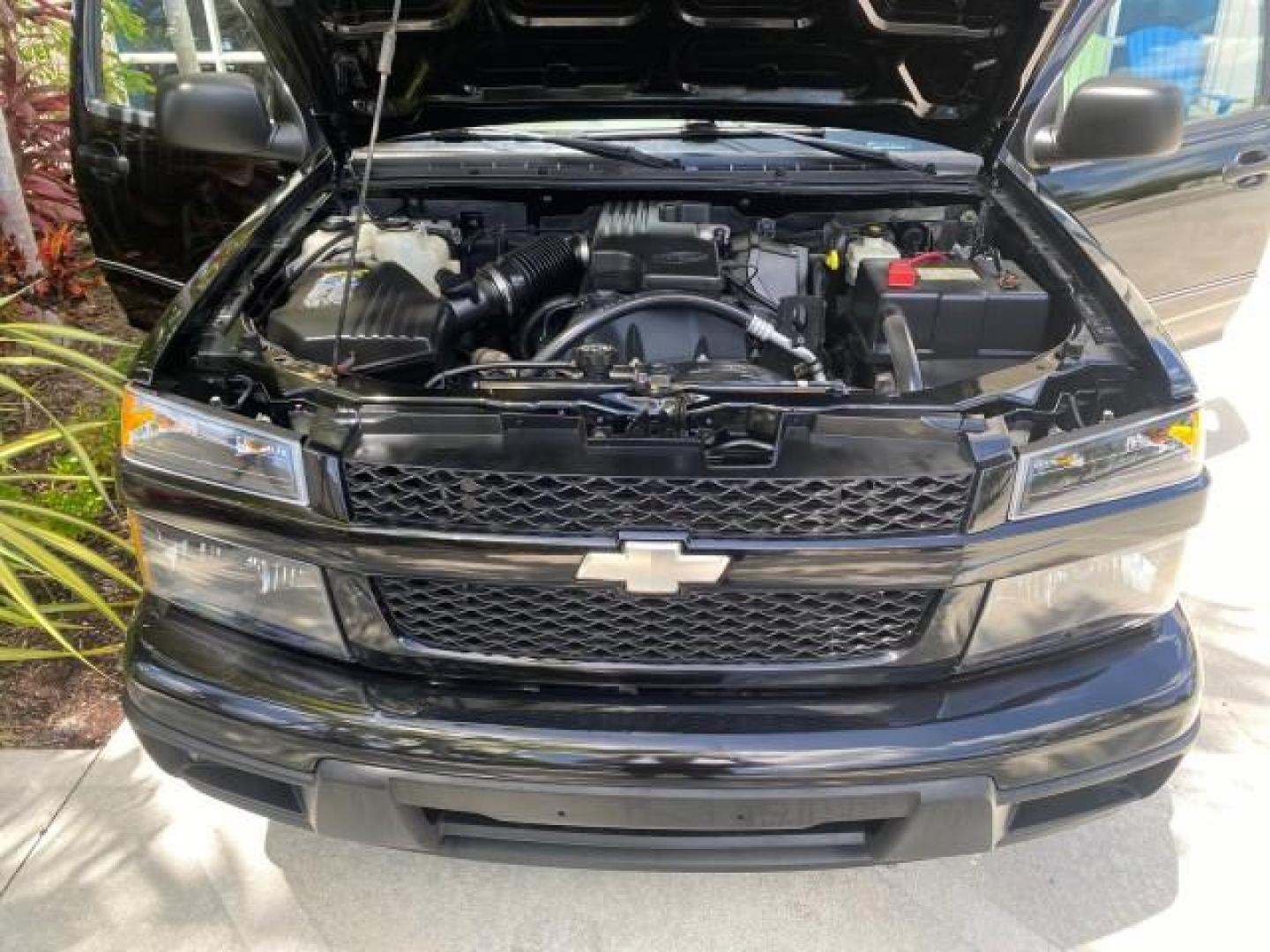 2005 Black /Medium Dark Pewter Chevrolet Colorado Fleet Z85 LOW MILES 51,256 1 OWNER (1GCCS198158) with an 2.8L DOHC 4-Cyl MFI Engine engine, Automatic transmission, located at 4701 North Dixie Hwy, Pompano Beach, FL, 33064, (954) 422-2889, 26.240938, -80.123474 - OUR WEBPAGE FLORIDACARS1.COM HAS OVER 100 PHOTOS AND FREE CARFAX LINK 2005 CHEVROLET COLORADO Z85 VIN: 1GCCS198158291462 1 G C C S 1 9 8 1 5 8 2 9 1 4 6 2 4 DOOR EXTENDED CAB PICKUP 2.8L I4 F GASOLINE REAR WHEEL DRIVE Features ABS Brakes Air Conditioning Alloy Wheels AM/FM Stereo Automatic Transmiss - Photo#17