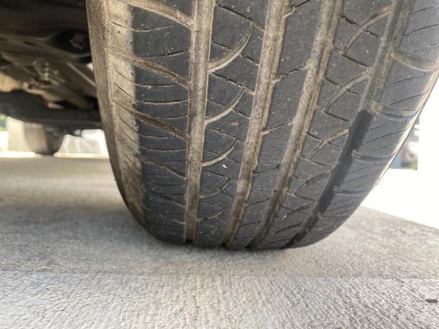 2005 Black /Medium Dark Pewter Chevrolet Colorado Z85 LOW MILES 51,260 1 OWNER (1GCCS198158) with an 2.8L DOHC 4-Cyl MFI Engine engine, Automatic transmission, located at 4701 North Dixie Hwy, Pompano Beach, FL, 33064, (954) 422-2889, 26.240938, -80.123474 - OUR WEBPAGE FLORIDACARS1.COM HAS OVER 100 PHOTOS AND FREE CARFAX LINK 2005 CHEVROLET COLORADO Z85 VIN: 1GCCS198158291462 1 G C C S 1 9 8 1 5 8 2 9 1 4 6 2 4 DOOR EXTENDED CAB PICKUP 2.8L I4 F GASOLINE REAR WHEEL DRIVE Features ABS Brakes Air Conditioning Alloy Wheels AM/FM Stereo Automatic Transmiss - Photo#20