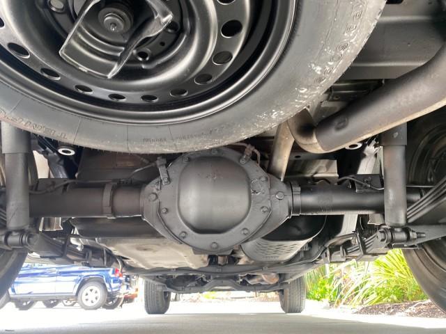 2005 Black /Medium Dark Pewter Chevrolet Colorado Z85 LOW MILES 51,260 1 OWNER (1GCCS198158) with an 2.8L DOHC 4-Cyl MFI Engine engine, Automatic transmission, located at 4701 North Dixie Hwy, Pompano Beach, FL, 33064, (954) 422-2889, 26.240938, -80.123474 - OUR WEBPAGE FLORIDACARS1.COM HAS OVER 100 PHOTOS AND FREE CARFAX LINK 2005 CHEVROLET COLORADO Z85 VIN: 1GCCS198158291462 1 G C C S 1 9 8 1 5 8 2 9 1 4 6 2 4 DOOR EXTENDED CAB PICKUP 2.8L I4 F GASOLINE REAR WHEEL DRIVE Features ABS Brakes Air Conditioning Alloy Wheels AM/FM Stereo Automatic Transmiss - Photo#22