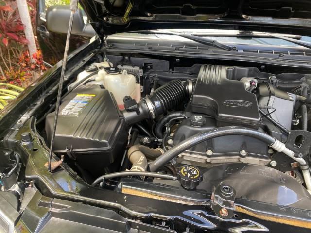 2005 Black /Medium Dark Pewter Chevrolet Colorado Z85 LOW MILES 51,260 1 OWNER (1GCCS198158) with an 2.8L DOHC 4-Cyl MFI Engine engine, Automatic transmission, located at 4701 North Dixie Hwy, Pompano Beach, FL, 33064, (954) 422-2889, 26.240938, -80.123474 - OUR WEBPAGE FLORIDACARS1.COM HAS OVER 100 PHOTOS AND FREE CARFAX LINK 2005 CHEVROLET COLORADO Z85 VIN: 1GCCS198158291462 1 G C C S 1 9 8 1 5 8 2 9 1 4 6 2 4 DOOR EXTENDED CAB PICKUP 2.8L I4 F GASOLINE REAR WHEEL DRIVE Features ABS Brakes Air Conditioning Alloy Wheels AM/FM Stereo Automatic Transmiss - Photo#24