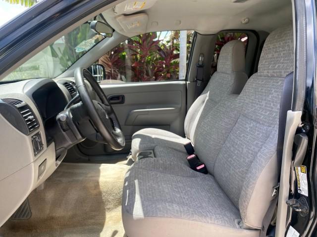 2005 Black /Medium Dark Pewter Chevrolet Colorado Z85 LOW MILES 51,260 1 OWNER (1GCCS198158) with an 2.8L DOHC 4-Cyl MFI Engine engine, Automatic transmission, located at 4701 North Dixie Hwy, Pompano Beach, FL, 33064, (954) 422-2889, 26.240938, -80.123474 - OUR WEBPAGE FLORIDACARS1.COM HAS OVER 100 PHOTOS AND FREE CARFAX LINK 2005 CHEVROLET COLORADO Z85 VIN: 1GCCS198158291462 1 G C C S 1 9 8 1 5 8 2 9 1 4 6 2 4 DOOR EXTENDED CAB PICKUP 2.8L I4 F GASOLINE REAR WHEEL DRIVE Features ABS Brakes Air Conditioning Alloy Wheels AM/FM Stereo Automatic Transmiss - Photo#31