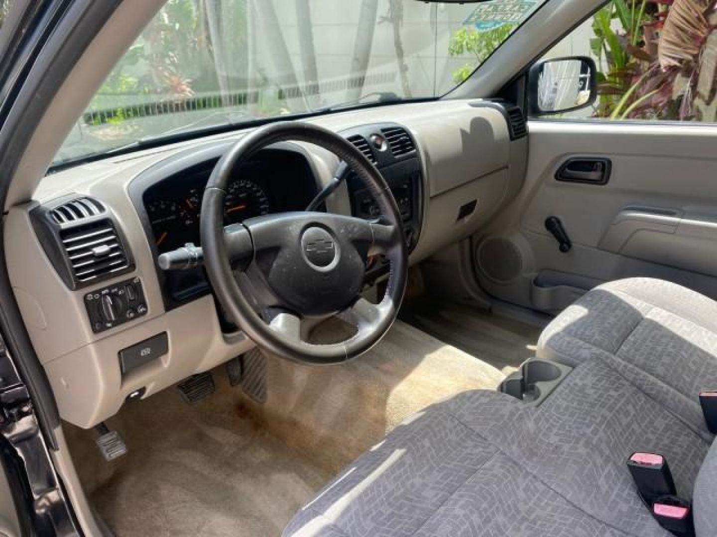 2005 Black /Medium Dark Pewter Chevrolet Colorado Fleet Z85 LOW MILES 51,256 1 OWNER (1GCCS198158) with an 2.8L DOHC 4-Cyl MFI Engine engine, Automatic transmission, located at 4701 North Dixie Hwy, Pompano Beach, FL, 33064, (954) 422-2889, 26.240938, -80.123474 - OUR WEBPAGE FLORIDACARS1.COM HAS OVER 100 PHOTOS AND FREE CARFAX LINK 2005 CHEVROLET COLORADO Z85 VIN: 1GCCS198158291462 1 G C C S 1 9 8 1 5 8 2 9 1 4 6 2 4 DOOR EXTENDED CAB PICKUP 2.8L I4 F GASOLINE REAR WHEEL DRIVE Features ABS Brakes Air Conditioning Alloy Wheels AM/FM Stereo Automatic Transmiss - Photo#36