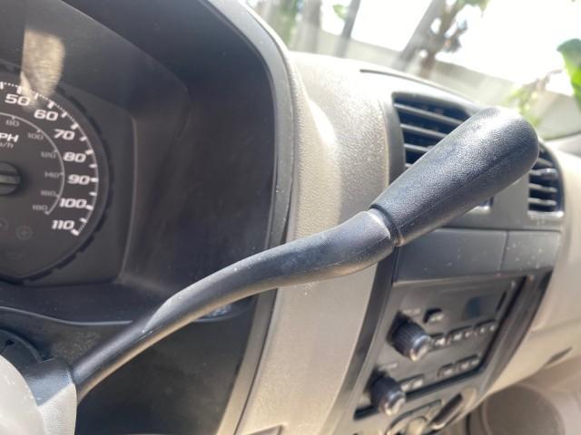 2005 Black /Medium Dark Pewter Chevrolet Colorado Z85 LOW MILES 51,260 1 OWNER (1GCCS198158) with an 2.8L DOHC 4-Cyl MFI Engine engine, Automatic transmission, located at 4701 North Dixie Hwy, Pompano Beach, FL, 33064, (954) 422-2889, 26.240938, -80.123474 - OUR WEBPAGE FLORIDACARS1.COM HAS OVER 100 PHOTOS AND FREE CARFAX LINK 2005 CHEVROLET COLORADO Z85 VIN: 1GCCS198158291462 1 G C C S 1 9 8 1 5 8 2 9 1 4 6 2 4 DOOR EXTENDED CAB PICKUP 2.8L I4 F GASOLINE REAR WHEEL DRIVE Features ABS Brakes Air Conditioning Alloy Wheels AM/FM Stereo Automatic Transmiss - Photo#41