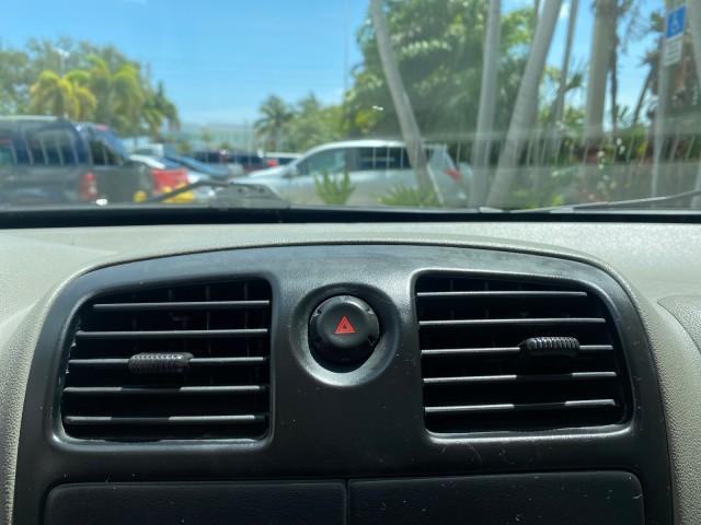 2005 Black /Medium Dark Pewter Chevrolet Colorado Z85 LOW MILES 51,260 1 OWNER (1GCCS198158) with an 2.8L DOHC 4-Cyl MFI Engine engine, Automatic transmission, located at 4701 North Dixie Hwy, Pompano Beach, FL, 33064, (954) 422-2889, 26.240938, -80.123474 - OUR WEBPAGE FLORIDACARS1.COM HAS OVER 100 PHOTOS AND FREE CARFAX LINK 2005 CHEVROLET COLORADO Z85 VIN: 1GCCS198158291462 1 G C C S 1 9 8 1 5 8 2 9 1 4 6 2 4 DOOR EXTENDED CAB PICKUP 2.8L I4 F GASOLINE REAR WHEEL DRIVE Features ABS Brakes Air Conditioning Alloy Wheels AM/FM Stereo Automatic Transmiss - Photo#43