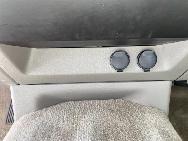 2005 Black /Medium Dark Pewter Chevrolet Colorado Z85 LOW MILES 51,260 1 OWNER (1GCCS198158) with an 2.8L DOHC 4-Cyl MFI Engine engine, Automatic transmission, located at 4701 North Dixie Hwy, Pompano Beach, FL, 33064, (954) 422-2889, 26.240938, -80.123474 - OUR WEBPAGE FLORIDACARS1.COM HAS OVER 100 PHOTOS AND FREE CARFAX LINK 2005 CHEVROLET COLORADO Z85 VIN: 1GCCS198158291462 1 G C C S 1 9 8 1 5 8 2 9 1 4 6 2 4 DOOR EXTENDED CAB PICKUP 2.8L I4 F GASOLINE REAR WHEEL DRIVE Features ABS Brakes Air Conditioning Alloy Wheels AM/FM Stereo Automatic Transmiss - Photo#46