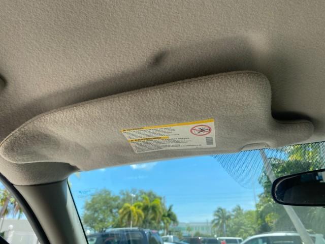 2005 Black /Medium Dark Pewter Chevrolet Colorado Z85 LOW MILES 51,260 1 OWNER (1GCCS198158) with an 2.8L DOHC 4-Cyl MFI Engine engine, Automatic transmission, located at 4701 North Dixie Hwy, Pompano Beach, FL, 33064, (954) 422-2889, 26.240938, -80.123474 - OUR WEBPAGE FLORIDACARS1.COM HAS OVER 100 PHOTOS AND FREE CARFAX LINK 2005 CHEVROLET COLORADO Z85 VIN: 1GCCS198158291462 1 G C C S 1 9 8 1 5 8 2 9 1 4 6 2 4 DOOR EXTENDED CAB PICKUP 2.8L I4 F GASOLINE REAR WHEEL DRIVE Features ABS Brakes Air Conditioning Alloy Wheels AM/FM Stereo Automatic Transmiss - Photo#49