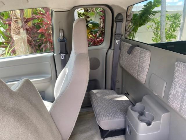 2005 Black /Medium Dark Pewter Chevrolet Colorado Z85 LOW MILES 51,260 1 OWNER (1GCCS198158) with an 2.8L DOHC 4-Cyl MFI Engine engine, Automatic transmission, located at 4701 North Dixie Hwy, Pompano Beach, FL, 33064, (954) 422-2889, 26.240938, -80.123474 - OUR WEBPAGE FLORIDACARS1.COM HAS OVER 100 PHOTOS AND FREE CARFAX LINK 2005 CHEVROLET COLORADO Z85 VIN: 1GCCS198158291462 1 G C C S 1 9 8 1 5 8 2 9 1 4 6 2 4 DOOR EXTENDED CAB PICKUP 2.8L I4 F GASOLINE REAR WHEEL DRIVE Features ABS Brakes Air Conditioning Alloy Wheels AM/FM Stereo Automatic Transmiss - Photo#56