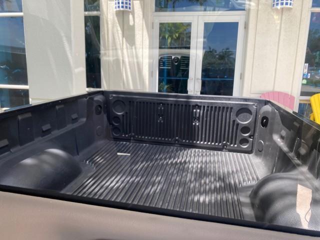 2005 Black /Medium Dark Pewter Chevrolet Colorado Z85 LOW MILES 51,260 1 OWNER (1GCCS198158) with an 2.8L DOHC 4-Cyl MFI Engine engine, Automatic transmission, located at 4701 North Dixie Hwy, Pompano Beach, FL, 33064, (954) 422-2889, 26.240938, -80.123474 - OUR WEBPAGE FLORIDACARS1.COM HAS OVER 100 PHOTOS AND FREE CARFAX LINK 2005 CHEVROLET COLORADO Z85 VIN: 1GCCS198158291462 1 G C C S 1 9 8 1 5 8 2 9 1 4 6 2 4 DOOR EXTENDED CAB PICKUP 2.8L I4 F GASOLINE REAR WHEEL DRIVE Features ABS Brakes Air Conditioning Alloy Wheels AM/FM Stereo Automatic Transmiss - Photo#58