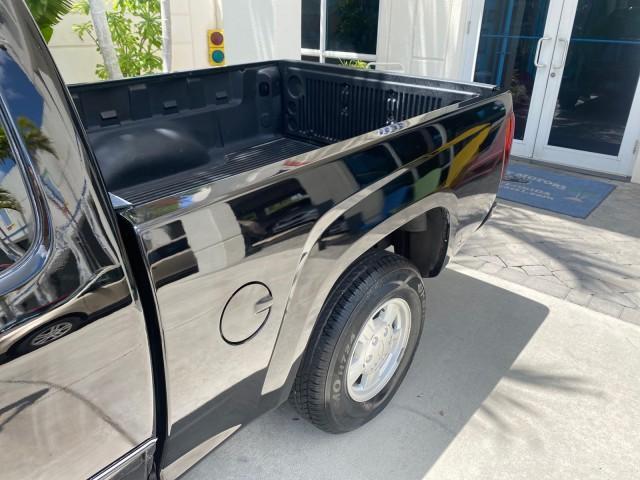 2005 Black /Medium Dark Pewter Chevrolet Colorado Z85 LOW MILES 51,260 1 OWNER (1GCCS198158) with an 2.8L DOHC 4-Cyl MFI Engine engine, Automatic transmission, located at 4701 North Dixie Hwy, Pompano Beach, FL, 33064, (954) 422-2889, 26.240938, -80.123474 - OUR WEBPAGE FLORIDACARS1.COM HAS OVER 100 PHOTOS AND FREE CARFAX LINK 2005 CHEVROLET COLORADO Z85 VIN: 1GCCS198158291462 1 G C C S 1 9 8 1 5 8 2 9 1 4 6 2 4 DOOR EXTENDED CAB PICKUP 2.8L I4 F GASOLINE REAR WHEEL DRIVE Features ABS Brakes Air Conditioning Alloy Wheels AM/FM Stereo Automatic Transmiss - Photo#60