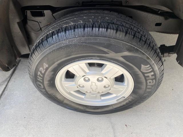 2005 Black /Medium Dark Pewter Chevrolet Colorado Z85 LOW MILES 51,260 1 OWNER (1GCCS198158) with an 2.8L DOHC 4-Cyl MFI Engine engine, Automatic transmission, located at 4701 North Dixie Hwy, Pompano Beach, FL, 33064, (954) 422-2889, 26.240938, -80.123474 - OUR WEBPAGE FLORIDACARS1.COM HAS OVER 100 PHOTOS AND FREE CARFAX LINK 2005 CHEVROLET COLORADO Z85 VIN: 1GCCS198158291462 1 G C C S 1 9 8 1 5 8 2 9 1 4 6 2 4 DOOR EXTENDED CAB PICKUP 2.8L I4 F GASOLINE REAR WHEEL DRIVE Features ABS Brakes Air Conditioning Alloy Wheels AM/FM Stereo Automatic Transmiss - Photo#66