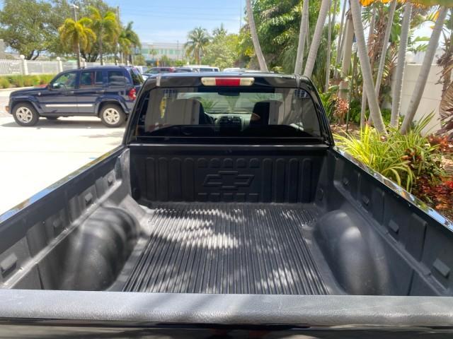 2005 Black /Medium Dark Pewter Chevrolet Colorado Z85 LOW MILES 51,260 1 OWNER (1GCCS198158) with an 2.8L DOHC 4-Cyl MFI Engine engine, Automatic transmission, located at 4701 North Dixie Hwy, Pompano Beach, FL, 33064, (954) 422-2889, 26.240938, -80.123474 - OUR WEBPAGE FLORIDACARS1.COM HAS OVER 100 PHOTOS AND FREE CARFAX LINK 2005 CHEVROLET COLORADO Z85 VIN: 1GCCS198158291462 1 G C C S 1 9 8 1 5 8 2 9 1 4 6 2 4 DOOR EXTENDED CAB PICKUP 2.8L I4 F GASOLINE REAR WHEEL DRIVE Features ABS Brakes Air Conditioning Alloy Wheels AM/FM Stereo Automatic Transmiss - Photo#71