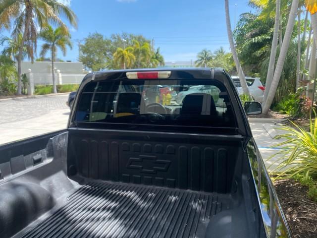 2005 Black /Medium Dark Pewter Chevrolet Colorado Z85 LOW MILES 51,260 1 OWNER (1GCCS198158) with an 2.8L DOHC 4-Cyl MFI Engine engine, Automatic transmission, located at 4701 North Dixie Hwy, Pompano Beach, FL, 33064, (954) 422-2889, 26.240938, -80.123474 - OUR WEBPAGE FLORIDACARS1.COM HAS OVER 100 PHOTOS AND FREE CARFAX LINK 2005 CHEVROLET COLORADO Z85 VIN: 1GCCS198158291462 1 G C C S 1 9 8 1 5 8 2 9 1 4 6 2 4 DOOR EXTENDED CAB PICKUP 2.8L I4 F GASOLINE REAR WHEEL DRIVE Features ABS Brakes Air Conditioning Alloy Wheels AM/FM Stereo Automatic Transmiss - Photo#75