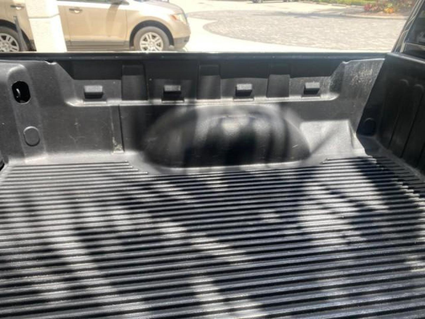 2005 Black /Medium Dark Pewter Chevrolet Colorado Fleet Z85 LOW MILES 51,256 1 OWNER (1GCCS198158) with an 2.8L DOHC 4-Cyl MFI Engine engine, Automatic transmission, located at 4701 North Dixie Hwy, Pompano Beach, FL, 33064, (954) 422-2889, 26.240938, -80.123474 - OUR WEBPAGE FLORIDACARS1.COM HAS OVER 100 PHOTOS AND FREE CARFAX LINK 2005 CHEVROLET COLORADO Z85 VIN: 1GCCS198158291462 1 G C C S 1 9 8 1 5 8 2 9 1 4 6 2 4 DOOR EXTENDED CAB PICKUP 2.8L I4 F GASOLINE REAR WHEEL DRIVE Features ABS Brakes Air Conditioning Alloy Wheels AM/FM Stereo Automatic Transmiss - Photo#79
