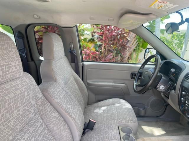 2005 Black /Medium Dark Pewter Chevrolet Colorado Z85 LOW MILES 51,260 1 OWNER (1GCCS198158) with an 2.8L DOHC 4-Cyl MFI Engine engine, Automatic transmission, located at 4701 North Dixie Hwy, Pompano Beach, FL, 33064, (954) 422-2889, 26.240938, -80.123474 - OUR WEBPAGE FLORIDACARS1.COM HAS OVER 100 PHOTOS AND FREE CARFAX LINK 2005 CHEVROLET COLORADO Z85 VIN: 1GCCS198158291462 1 G C C S 1 9 8 1 5 8 2 9 1 4 6 2 4 DOOR EXTENDED CAB PICKUP 2.8L I4 F GASOLINE REAR WHEEL DRIVE Features ABS Brakes Air Conditioning Alloy Wheels AM/FM Stereo Automatic Transmiss - Photo#91