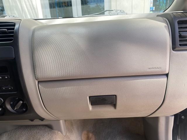 2005 Black /Medium Dark Pewter Chevrolet Colorado Z85 LOW MILES 51,260 1 OWNER (1GCCS198158) with an 2.8L DOHC 4-Cyl MFI Engine engine, Automatic transmission, located at 4701 North Dixie Hwy, Pompano Beach, FL, 33064, (954) 422-2889, 26.240938, -80.123474 - OUR WEBPAGE FLORIDACARS1.COM HAS OVER 100 PHOTOS AND FREE CARFAX LINK 2005 CHEVROLET COLORADO Z85 VIN: 1GCCS198158291462 1 G C C S 1 9 8 1 5 8 2 9 1 4 6 2 4 DOOR EXTENDED CAB PICKUP 2.8L I4 F GASOLINE REAR WHEEL DRIVE Features ABS Brakes Air Conditioning Alloy Wheels AM/FM Stereo Automatic Transmiss - Photo#95