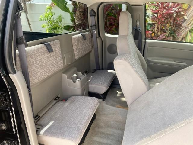 2005 Black /Medium Dark Pewter Chevrolet Colorado Z85 LOW MILES 51,260 1 OWNER (1GCCS198158) with an 2.8L DOHC 4-Cyl MFI Engine engine, Automatic transmission, located at 4701 North Dixie Hwy, Pompano Beach, FL, 33064, (954) 422-2889, 26.240938, -80.123474 - OUR WEBPAGE FLORIDACARS1.COM HAS OVER 100 PHOTOS AND FREE CARFAX LINK 2005 CHEVROLET COLORADO Z85 VIN: 1GCCS198158291462 1 G C C S 1 9 8 1 5 8 2 9 1 4 6 2 4 DOOR EXTENDED CAB PICKUP 2.8L I4 F GASOLINE REAR WHEEL DRIVE Features ABS Brakes Air Conditioning Alloy Wheels AM/FM Stereo Automatic Transmiss - Photo#89