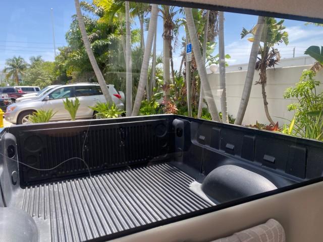 2005 Black /Medium Dark Pewter Chevrolet Colorado Z85 LOW MILES 51,260 1 OWNER (1GCCS198158) with an 2.8L DOHC 4-Cyl MFI Engine engine, Automatic transmission, located at 4701 North Dixie Hwy, Pompano Beach, FL, 33064, (954) 422-2889, 26.240938, -80.123474 - OUR WEBPAGE FLORIDACARS1.COM HAS OVER 100 PHOTOS AND FREE CARFAX LINK 2005 CHEVROLET COLORADO Z85 VIN: 1GCCS198158291462 1 G C C S 1 9 8 1 5 8 2 9 1 4 6 2 4 DOOR EXTENDED CAB PICKUP 2.8L I4 F GASOLINE REAR WHEEL DRIVE Features ABS Brakes Air Conditioning Alloy Wheels AM/FM Stereo Automatic Transmiss - Photo#92