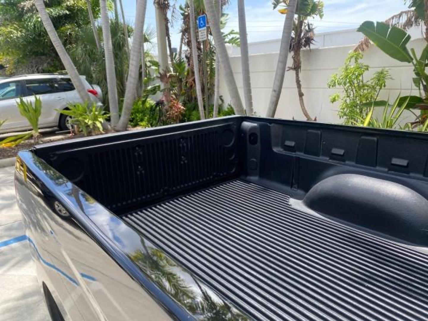 2005 Black /Medium Dark Pewter Chevrolet Colorado Z85 LOW MILES 51,260 1 OWNER (1GCCS198158) with an 2.8L DOHC 4-Cyl MFI Engine engine, Automatic transmission, located at 4701 North Dixie Hwy, Pompano Beach, FL, 33064, (954) 422-2889, 26.240938, -80.123474 - OUR WEBPAGE FLORIDACARS1.COM HAS OVER 100 PHOTOS AND FREE CARFAX LINK 2005 CHEVROLET COLORADO Z85 VIN: 1GCCS198158291462 1 G C C S 1 9 8 1 5 8 2 9 1 4 6 2 4 DOOR EXTENDED CAB PICKUP 2.8L I4 F GASOLINE REAR WHEEL DRIVE Features ABS Brakes Air Conditioning Alloy Wheels AM/FM Stereo Automatic Transmiss - Photo#97