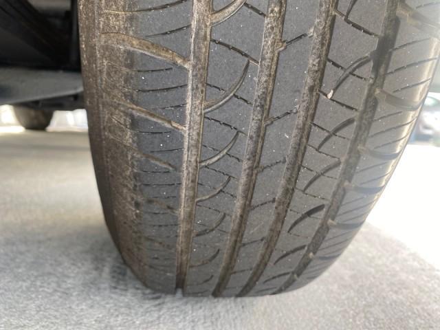 2005 Black /Medium Dark Pewter Chevrolet Colorado Z85 LOW MILES 51,260 1 OWNER (1GCCS198158) with an 2.8L DOHC 4-Cyl MFI Engine engine, Automatic transmission, located at 4701 North Dixie Hwy, Pompano Beach, FL, 33064, (954) 422-2889, 26.240938, -80.123474 - OUR WEBPAGE FLORIDACARS1.COM HAS OVER 100 PHOTOS AND FREE CARFAX LINK 2005 CHEVROLET COLORADO Z85 VIN: 1GCCS198158291462 1 G C C S 1 9 8 1 5 8 2 9 1 4 6 2 4 DOOR EXTENDED CAB PICKUP 2.8L I4 F GASOLINE REAR WHEEL DRIVE Features ABS Brakes Air Conditioning Alloy Wheels AM/FM Stereo Automatic Transmiss - Photo#99