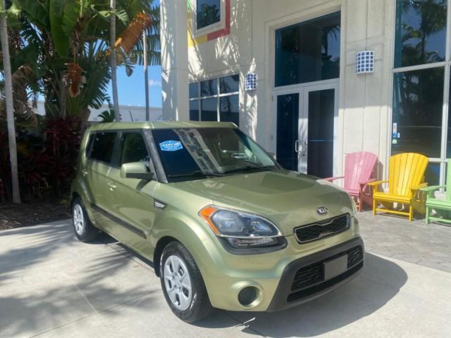 2013 Alien Pearl Metallic /Black seat trim Kia Soul LOW MILES 47,876 (KNDJT2A52D7) with an 1.6L DOHC GDI Dual-CVVT 16-Valve I4 Engine engine, Automatic transmission, located at 4701 North Dixie Hwy, Pompano Beach, FL, 33064, (954) 422-2889, 26.240938, -80.123474 - OUR WEBPAGE FLORIDACARS1.COM HAS OVER 100 PHOTOS AND FREE CARFAX LINK 2013 KIA SOUL VIN: KNDJT2A52D7532347 K N D J T 2 A 5 2 D 7 5 3 2 3 4 7 4 DOOR WAGON/SPORT UTILITY 1.6L I4 F DOHC 16V GASOLINE FRONT WHEEL DRIVE Features ABS Brakes Air Conditioning AM/FM Stereo Automatic Transmission Auxiliary Aud - Photo#1