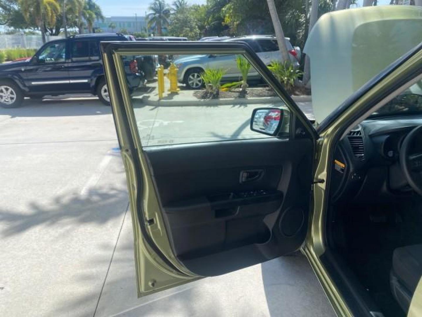 2013 Alien Pearl Metallic /Black seat trim Kia Soul LOW MILES 47,876 (KNDJT2A52D7) with an 1.6L DOHC GDI Dual-CVVT 16-Valve I4 Engine engine, Automatic transmission, located at 4701 North Dixie Hwy, Pompano Beach, FL, 33064, (954) 422-2889, 26.240938, -80.123474 - OUR WEBPAGE FLORIDACARS1.COM HAS OVER 100 PHOTOS AND FREE CARFAX LINK 2013 KIA SOUL VIN: KNDJT2A52D7532347 K N D J T 2 A 5 2 D 7 5 3 2 3 4 7 4 DOOR WAGON/SPORT UTILITY 1.6L I4 F DOHC 16V GASOLINE FRONT WHEEL DRIVE Features ABS Brakes Air Conditioning AM/FM Stereo Automatic Transmission Auxiliary Aud - Photo#9