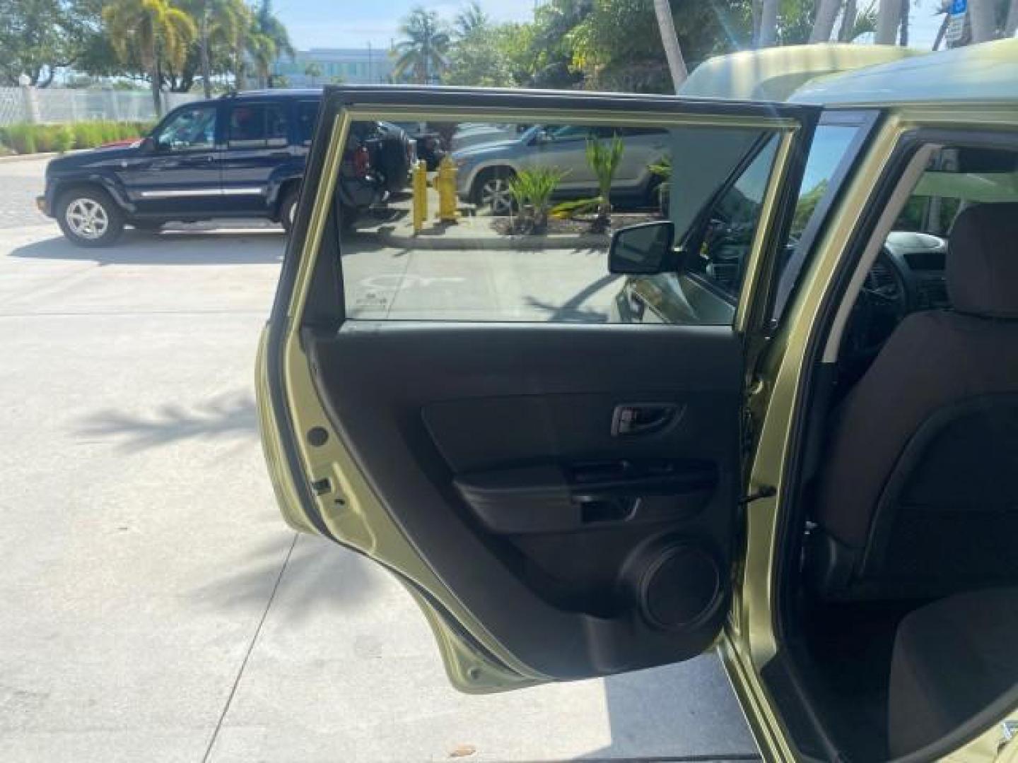 2013 Alien Pearl Metallic /Black seat trim Kia Soul LOW MILES 47,876 (KNDJT2A52D7) with an 1.6L DOHC GDI Dual-CVVT 16-Valve I4 Engine engine, Automatic transmission, located at 4701 North Dixie Hwy, Pompano Beach, FL, 33064, (954) 422-2889, 26.240938, -80.123474 - OUR WEBPAGE FLORIDACARS1.COM HAS OVER 100 PHOTOS AND FREE CARFAX LINK 2013 KIA SOUL VIN: KNDJT2A52D7532347 K N D J T 2 A 5 2 D 7 5 3 2 3 4 7 4 DOOR WAGON/SPORT UTILITY 1.6L I4 F DOHC 16V GASOLINE FRONT WHEEL DRIVE Features ABS Brakes Air Conditioning AM/FM Stereo Automatic Transmission Auxiliary Aud - Photo#13