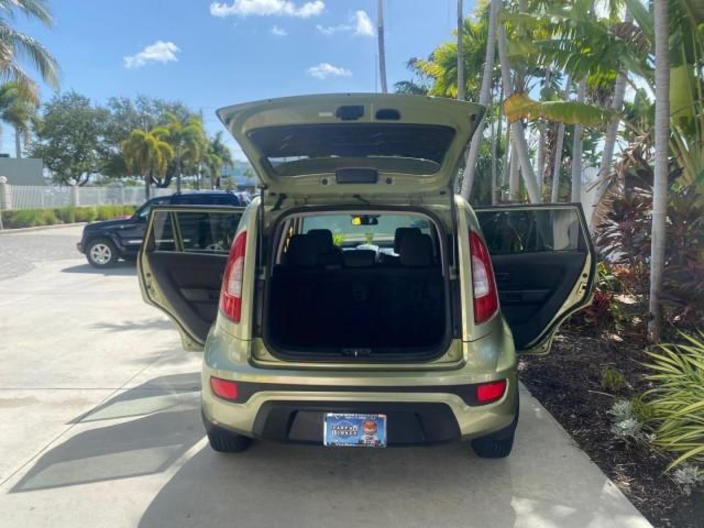 2013 Alien Pearl Metallic /Black seat trim Kia Soul LOW MILES 47,876 (KNDJT2A52D7) with an 1.6L DOHC GDI Dual-CVVT 16-Valve I4 Engine engine, Automatic transmission, located at 4701 North Dixie Hwy, Pompano Beach, FL, 33064, (954) 422-2889, 26.240938, -80.123474 - OUR WEBPAGE FLORIDACARS1.COM HAS OVER 100 PHOTOS AND FREE CARFAX LINK 2013 KIA SOUL VIN: KNDJT2A52D7532347 K N D J T 2 A 5 2 D 7 5 3 2 3 4 7 4 DOOR WAGON/SPORT UTILITY 1.6L I4 F DOHC 16V GASOLINE FRONT WHEEL DRIVE Features ABS Brakes Air Conditioning AM/FM Stereo Automatic Transmission Auxiliary Aud - Photo#15