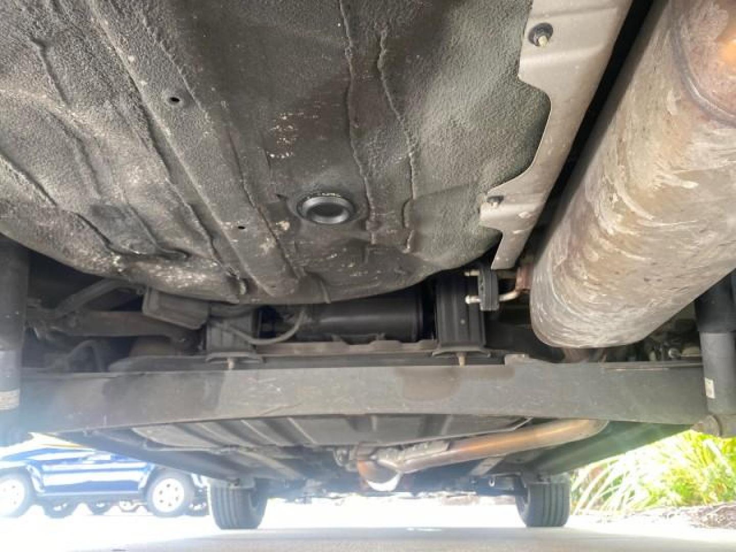 2013 Alien Pearl Metallic /Black seat trim Kia Soul LOW MILES 47,876 (KNDJT2A52D7) with an 1.6L DOHC GDI Dual-CVVT 16-Valve I4 Engine engine, Automatic transmission, located at 4701 North Dixie Hwy, Pompano Beach, FL, 33064, (954) 422-2889, 26.240938, -80.123474 - OUR WEBPAGE FLORIDACARS1.COM HAS OVER 100 PHOTOS AND FREE CARFAX LINK 2013 KIA SOUL VIN: KNDJT2A52D7532347 K N D J T 2 A 5 2 D 7 5 3 2 3 4 7 4 DOOR WAGON/SPORT UTILITY 1.6L I4 F DOHC 16V GASOLINE FRONT WHEEL DRIVE Features ABS Brakes Air Conditioning AM/FM Stereo Automatic Transmission Auxiliary Aud - Photo#22