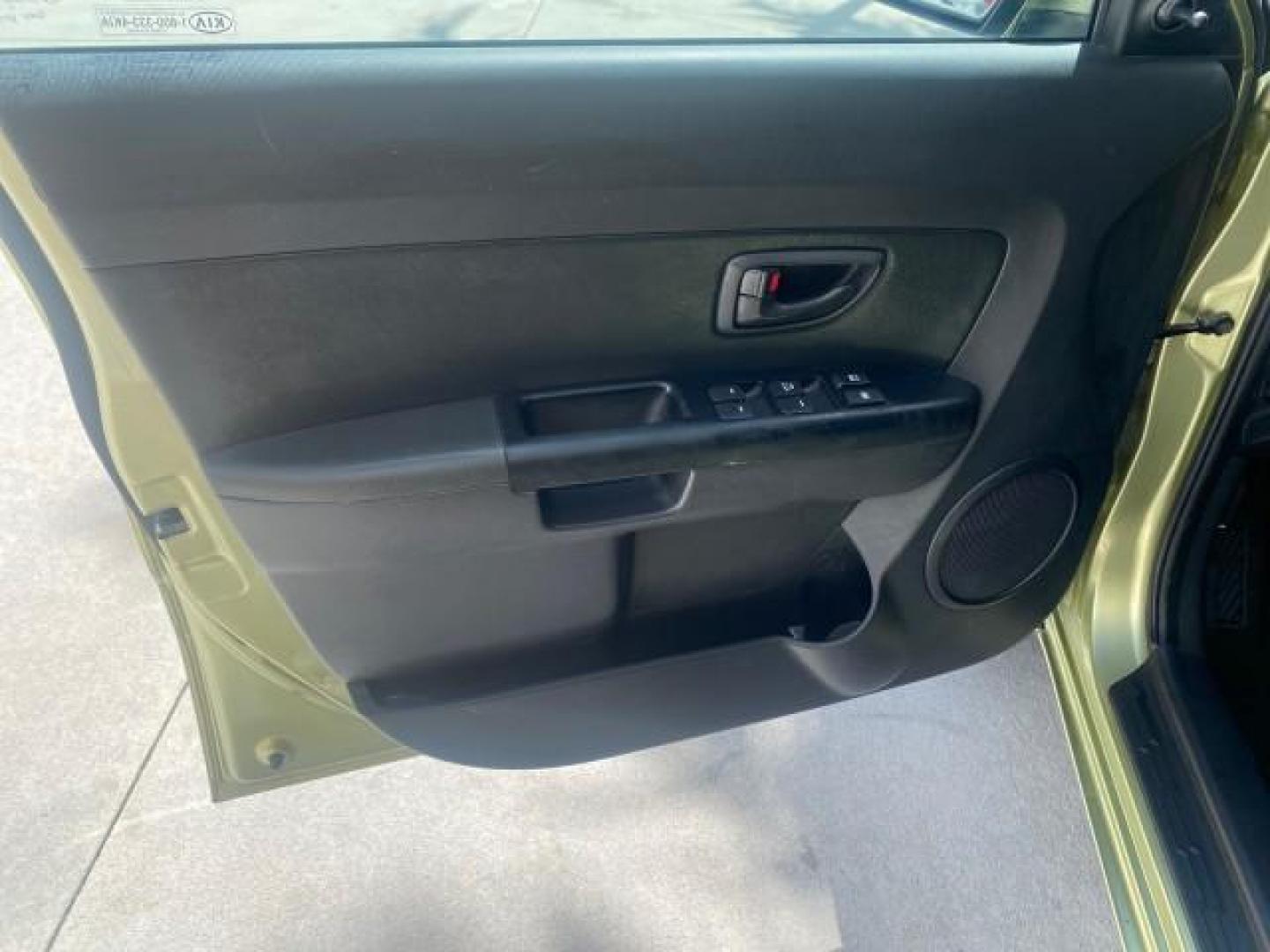 2013 Alien Pearl Metallic /Black seat trim Kia Soul LOW MILES 47,876 (KNDJT2A52D7) with an 1.6L DOHC GDI Dual-CVVT 16-Valve I4 Engine engine, Automatic transmission, located at 4701 North Dixie Hwy, Pompano Beach, FL, 33064, (954) 422-2889, 26.240938, -80.123474 - OUR WEBPAGE FLORIDACARS1.COM HAS OVER 100 PHOTOS AND FREE CARFAX LINK 2013 KIA SOUL VIN: KNDJT2A52D7532347 K N D J T 2 A 5 2 D 7 5 3 2 3 4 7 4 DOOR WAGON/SPORT UTILITY 1.6L I4 F DOHC 16V GASOLINE FRONT WHEEL DRIVE Features ABS Brakes Air Conditioning AM/FM Stereo Automatic Transmission Auxiliary Aud - Photo#30