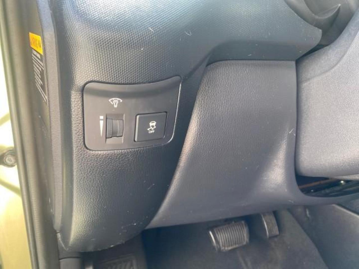 2013 Alien Pearl Metallic /Black seat trim Kia Soul LOW MILES 47,876 (KNDJT2A52D7) with an 1.6L DOHC GDI Dual-CVVT 16-Valve I4 Engine engine, Automatic transmission, located at 4701 North Dixie Hwy, Pompano Beach, FL, 33064, (954) 422-2889, 26.240938, -80.123474 - OUR WEBPAGE FLORIDACARS1.COM HAS OVER 100 PHOTOS AND FREE CARFAX LINK 2013 KIA SOUL VIN: KNDJT2A52D7532347 K N D J T 2 A 5 2 D 7 5 3 2 3 4 7 4 DOOR WAGON/SPORT UTILITY 1.6L I4 F DOHC 16V GASOLINE FRONT WHEEL DRIVE Features ABS Brakes Air Conditioning AM/FM Stereo Automatic Transmission Auxiliary Aud - Photo#43