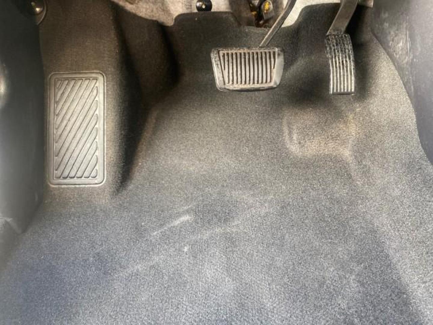 2013 Alien Pearl Metallic /Black seat trim Kia Soul LOW MILES 47,876 (KNDJT2A52D7) with an 1.6L DOHC GDI Dual-CVVT 16-Valve I4 Engine engine, Automatic transmission, located at 4701 North Dixie Hwy, Pompano Beach, FL, 33064, (954) 422-2889, 26.240938, -80.123474 - OUR WEBPAGE FLORIDACARS1.COM HAS OVER 100 PHOTOS AND FREE CARFAX LINK 2013 KIA SOUL VIN: KNDJT2A52D7532347 K N D J T 2 A 5 2 D 7 5 3 2 3 4 7 4 DOOR WAGON/SPORT UTILITY 1.6L I4 F DOHC 16V GASOLINE FRONT WHEEL DRIVE Features ABS Brakes Air Conditioning AM/FM Stereo Automatic Transmission Auxiliary Aud - Photo#44