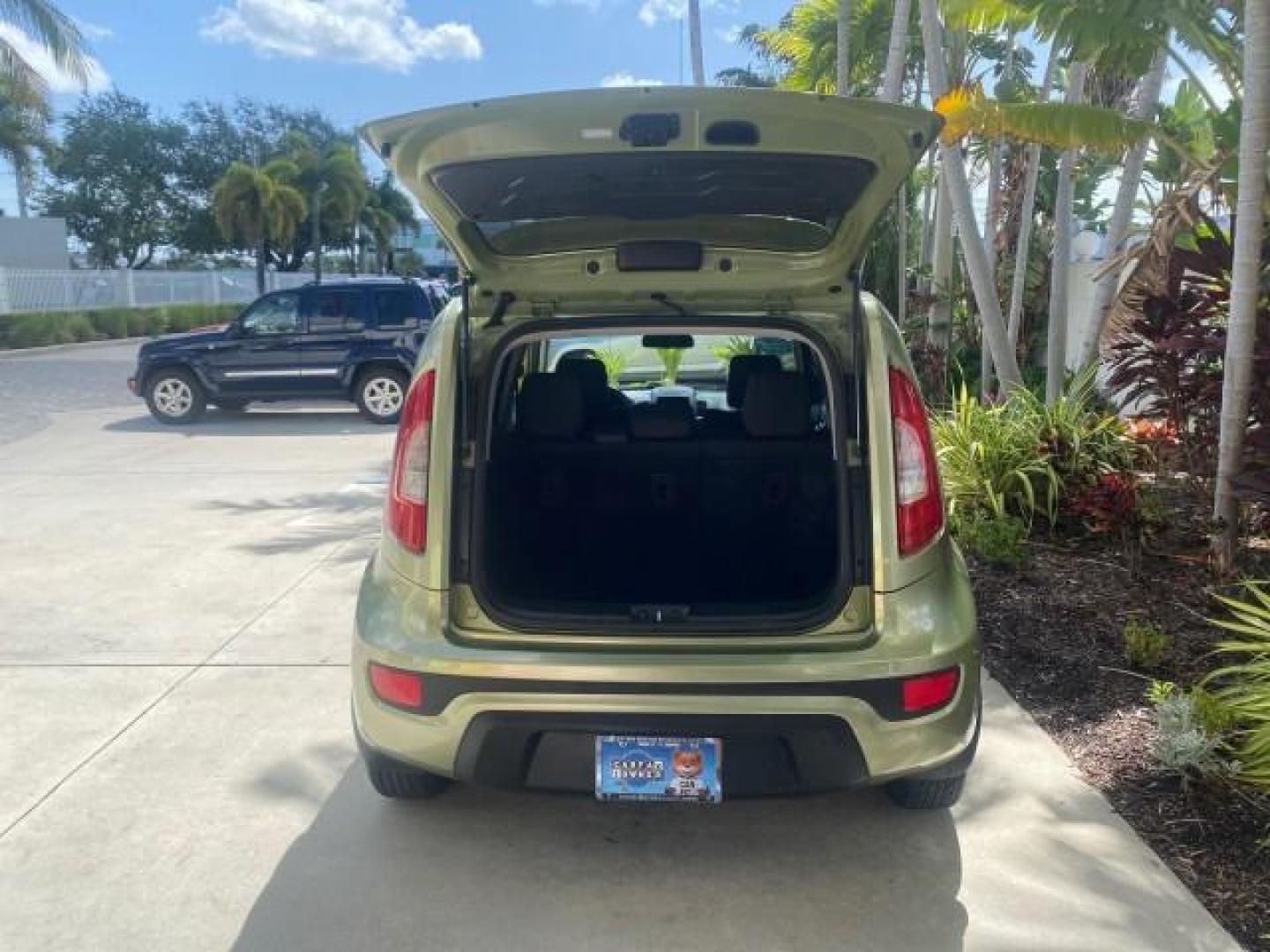 2013 Alien Pearl Metallic /Black seat trim Kia Soul LOW MILES 47,876 (KNDJT2A52D7) with an 1.6L DOHC GDI Dual-CVVT 16-Valve I4 Engine engine, Automatic transmission, located at 4701 North Dixie Hwy, Pompano Beach, FL, 33064, (954) 422-2889, 26.240938, -80.123474 - OUR WEBPAGE FLORIDACARS1.COM HAS OVER 100 PHOTOS AND FREE CARFAX LINK 2013 KIA SOUL VIN: KNDJT2A52D7532347 K N D J T 2 A 5 2 D 7 5 3 2 3 4 7 4 DOOR WAGON/SPORT UTILITY 1.6L I4 F DOHC 16V GASOLINE FRONT WHEEL DRIVE Features ABS Brakes Air Conditioning AM/FM Stereo Automatic Transmission Auxiliary Aud - Photo#78