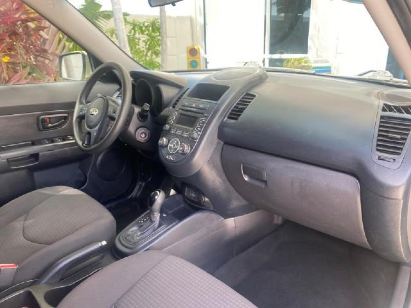 2013 Alien Pearl Metallic /Black seat trim Kia Soul LOW MILES 47,876 (KNDJT2A52D7) with an 1.6L DOHC GDI Dual-CVVT 16-Valve I4 Engine engine, Automatic transmission, located at 4701 North Dixie Hwy, Pompano Beach, FL, 33064, (954) 422-2889, 26.240938, -80.123474 - OUR WEBPAGE FLORIDACARS1.COM HAS OVER 100 PHOTOS AND FREE CARFAX LINK 2013 KIA SOUL VIN: KNDJT2A52D7532347 K N D J T 2 A 5 2 D 7 5 3 2 3 4 7 4 DOOR WAGON/SPORT UTILITY 1.6L I4 F DOHC 16V GASOLINE FRONT WHEEL DRIVE Features ABS Brakes Air Conditioning AM/FM Stereo Automatic Transmission Auxiliary Aud - Photo#90