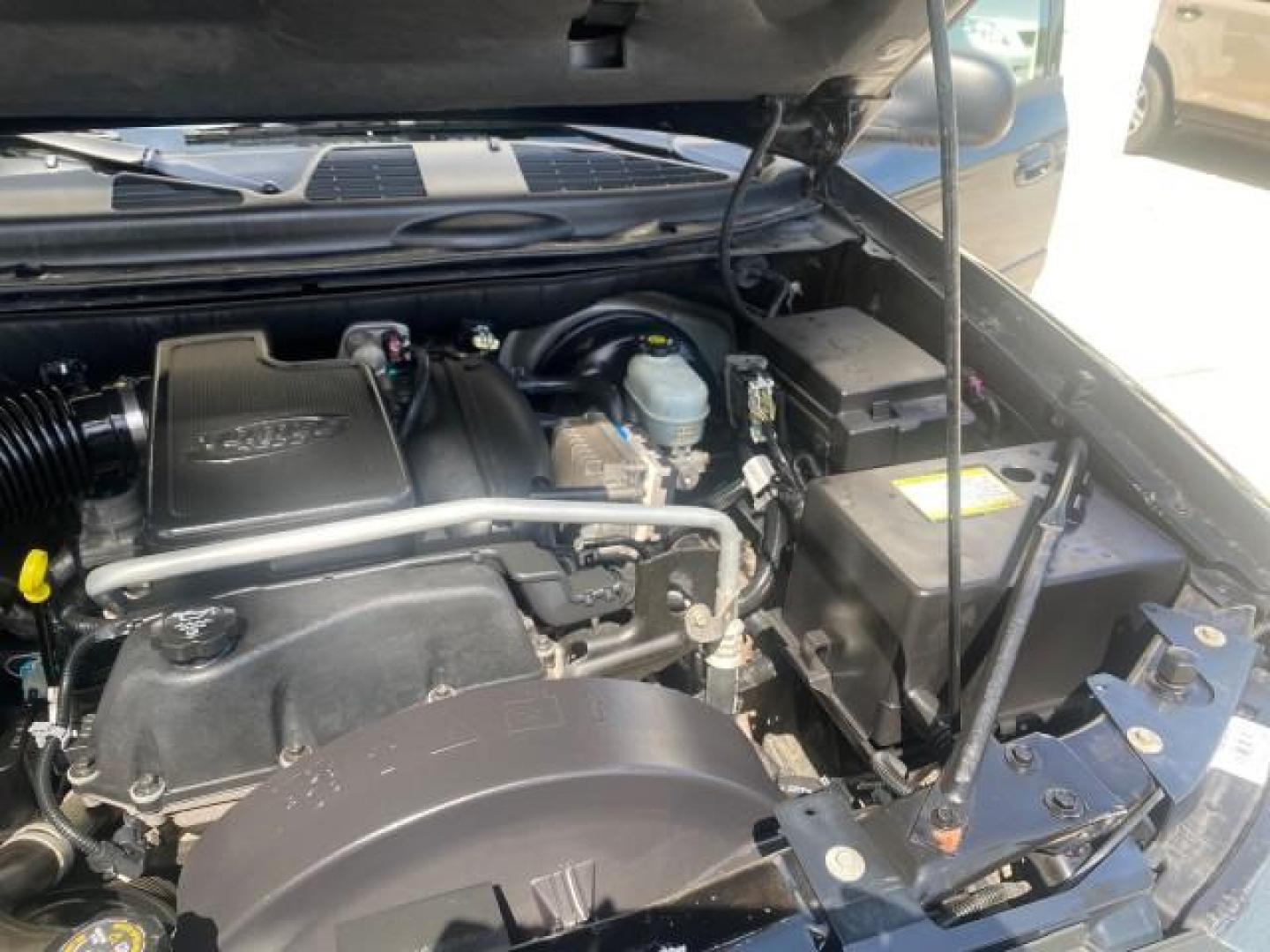 2005 Black /Light Gray Chevrolet TrailBlazer LT LOW MILES 30,654 (1GNDS13S752) with an 4.2L Vortec 4200 SFI I6 Engine engine, Automatic transmission, located at 4701 North Dixie Hwy, Pompano Beach, FL, 33064, (954) 422-2889, 26.240938, -80.123474 - OUR WEBPAGE FLORIDACARS1.COM HAS OVER 100 PHOTOS AND FREE CARFAX LINK 2005 CHEVROLET TRAILBLAZER LS VIN: 1GNDS13S752214856 4 DOOR WAGON/SPORT UTILITY 4.2L I6 F GASOLINE REAR WHEEL DRIVE Highlighted Features Alloy Wheels Automatic Climate Control Connected Car Cruise Control Dual-Zone Climate Control - Photo#26