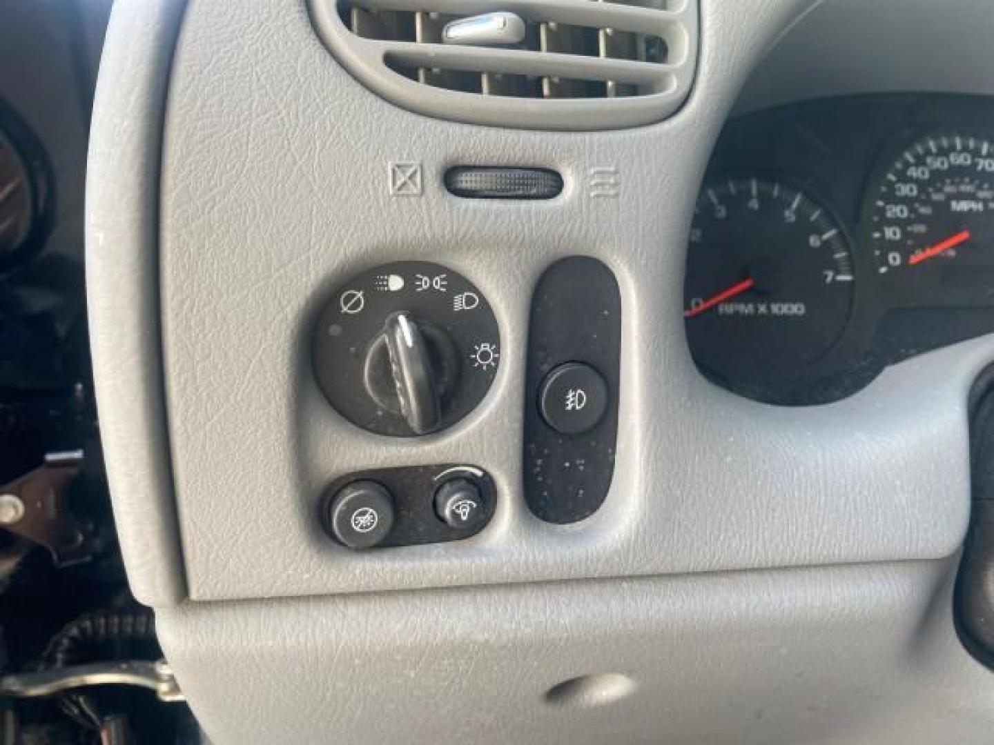 2005 Black /Light Gray Chevrolet TrailBlazer LT LOW MILES 30,654 (1GNDS13S752) with an 4.2L Vortec 4200 SFI I6 Engine engine, Automatic transmission, located at 4701 North Dixie Hwy, Pompano Beach, FL, 33064, (954) 422-2889, 26.240938, -80.123474 - OUR WEBPAGE FLORIDACARS1.COM HAS OVER 100 PHOTOS AND FREE CARFAX LINK 2005 CHEVROLET TRAILBLAZER LS VIN: 1GNDS13S752214856 4 DOOR WAGON/SPORT UTILITY 4.2L I6 F GASOLINE REAR WHEEL DRIVE Highlighted Features Alloy Wheels Automatic Climate Control Connected Car Cruise Control Dual-Zone Climate Control - Photo#42