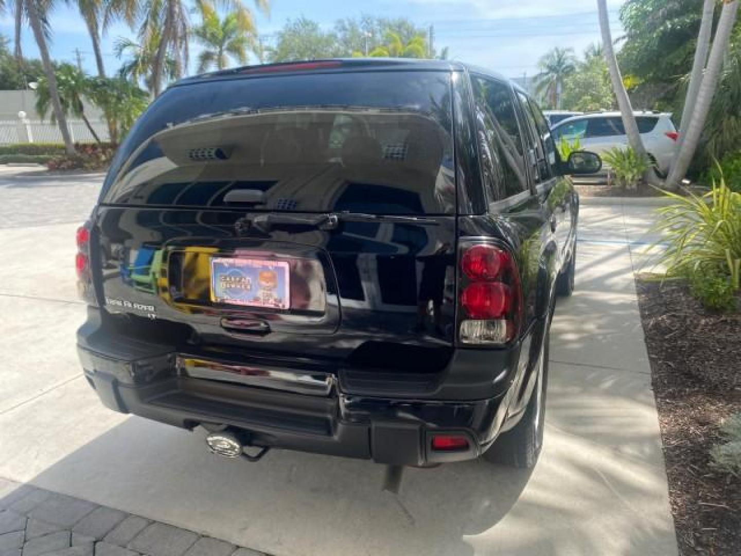 2005 Black /Light Gray Chevrolet TrailBlazer LT LOW MILES 30,654 (1GNDS13S752) with an 4.2L Vortec 4200 SFI I6 Engine engine, Automatic transmission, located at 4701 North Dixie Hwy, Pompano Beach, FL, 33064, (954) 422-2889, 26.240938, -80.123474 - OUR WEBPAGE FLORIDACARS1.COM HAS OVER 100 PHOTOS AND FREE CARFAX LINK 2005 CHEVROLET TRAILBLAZER LS VIN: 1GNDS13S752214856 4 DOOR WAGON/SPORT UTILITY 4.2L I6 F GASOLINE REAR WHEEL DRIVE Highlighted Features Alloy Wheels Automatic Climate Control Connected Car Cruise Control Dual-Zone Climate Control - Photo#75