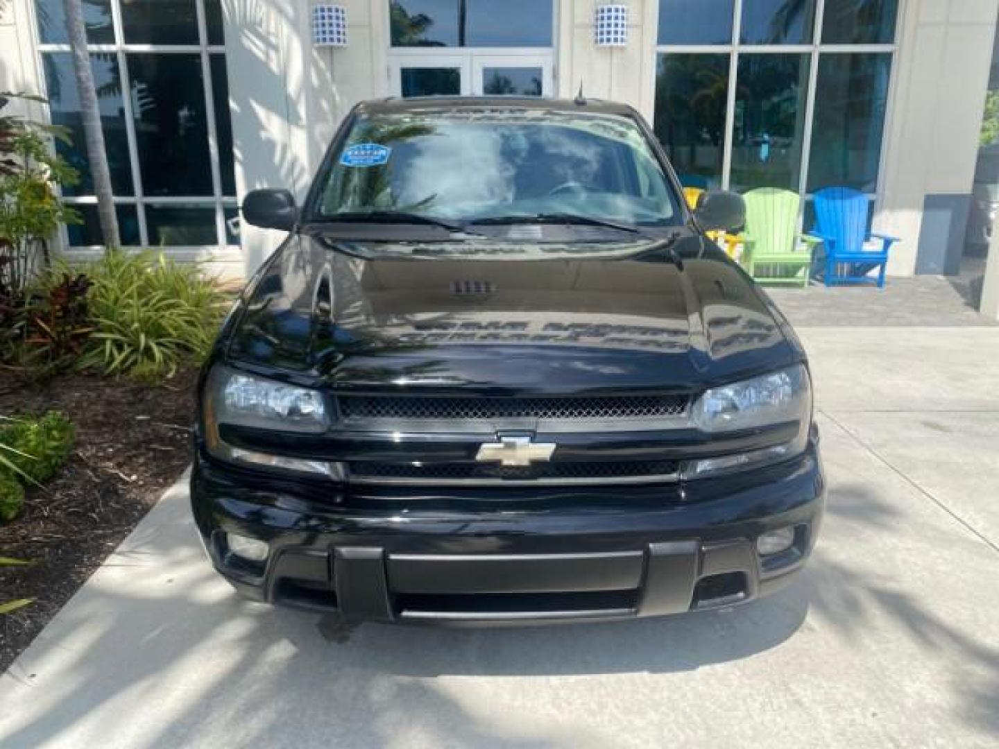 2005 Black /Light Gray Chevrolet TrailBlazer LT LOW MILES 30,654 (1GNDS13S752) with an 4.2L Vortec 4200 SFI I6 Engine engine, Automatic transmission, located at 4701 North Dixie Hwy, Pompano Beach, FL, 33064, (954) 422-2889, 26.240938, -80.123474 - OUR WEBPAGE FLORIDACARS1.COM HAS OVER 100 PHOTOS AND FREE CARFAX LINK 2005 CHEVROLET TRAILBLAZER LS VIN: 1GNDS13S752214856 4 DOOR WAGON/SPORT UTILITY 4.2L I6 F GASOLINE REAR WHEEL DRIVE Highlighted Features Alloy Wheels Automatic Climate Control Connected Car Cruise Control Dual-Zone Climate Control - Photo#84